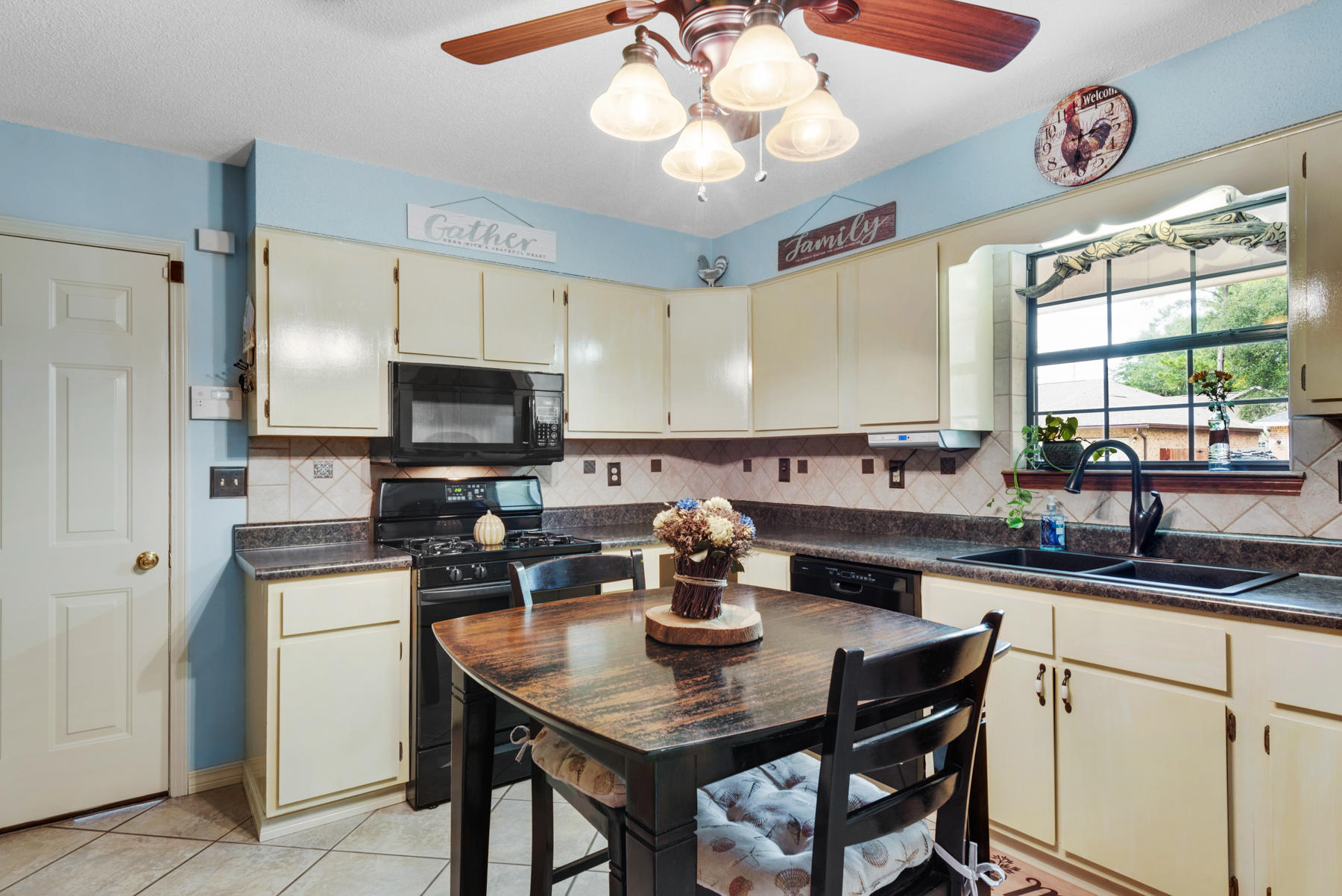 Valparaiso P/C #6 E1/2 Lots 24-26 BLK 114 - Residential