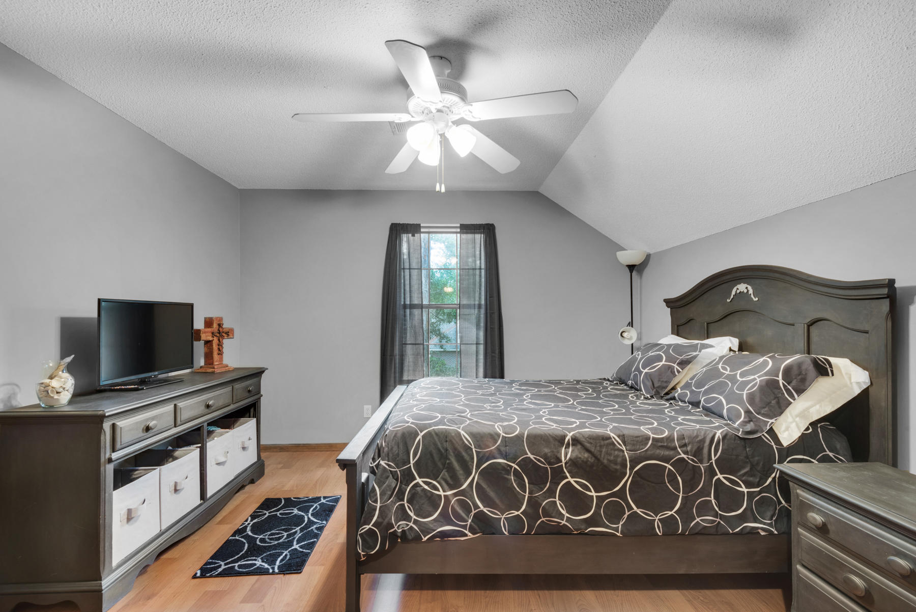 Valparaiso P/C #6 E1/2 Lots 24-26 BLK 114 - Residential