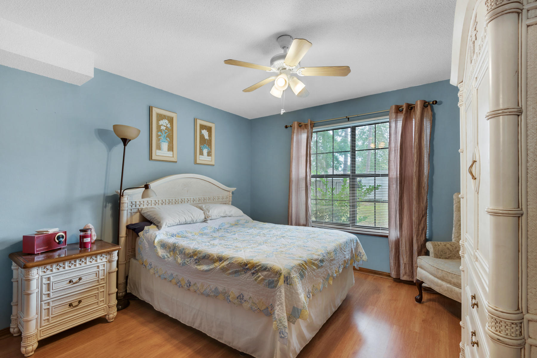 Valparaiso P/C #6 E1/2 Lots 24-26 BLK 114 - Residential