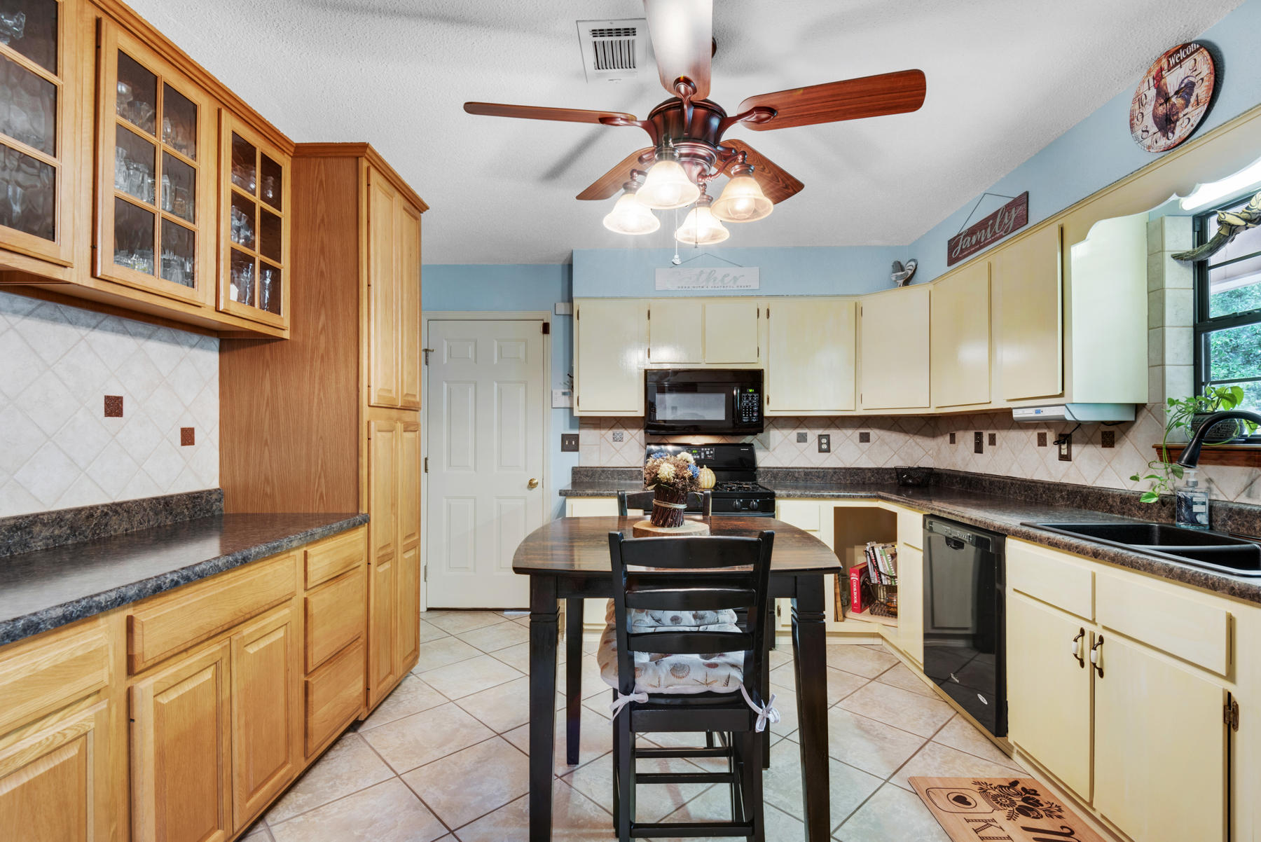 Valparaiso P/C #6 E1/2 Lots 24-26 BLK 114 - Residential