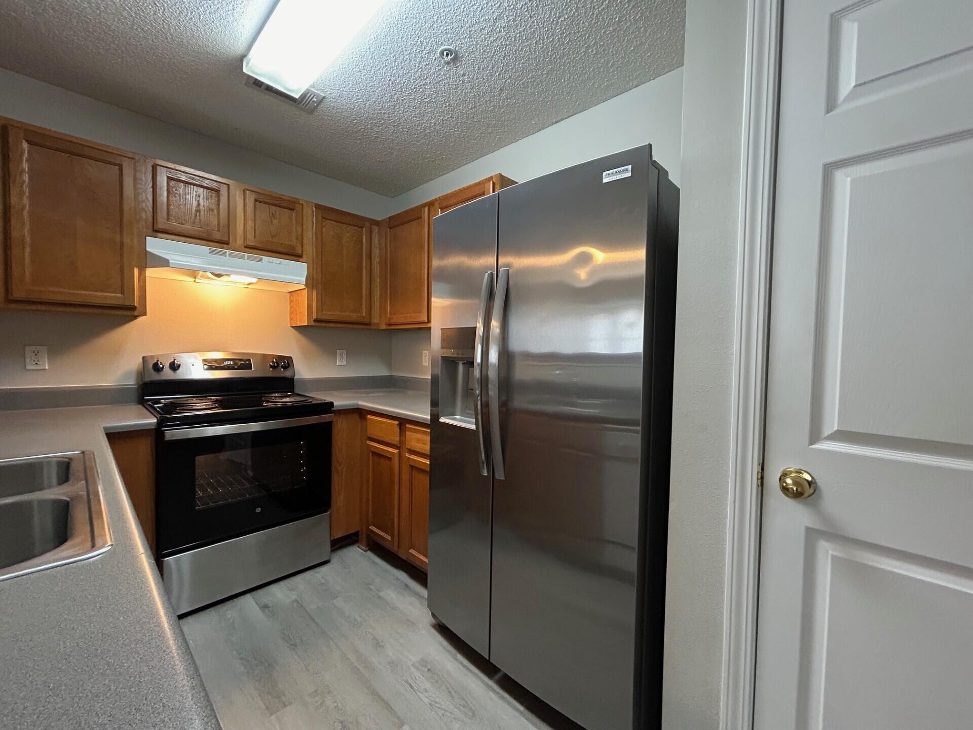 ROLLING PINES - Residential Lease