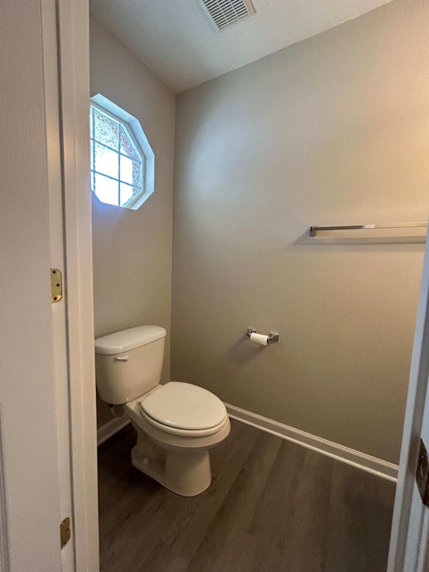 ROLLING PINES - Residential Lease