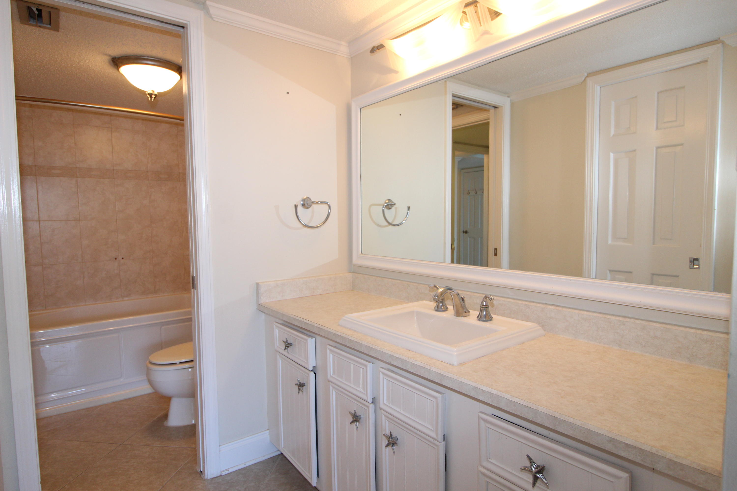 EL MATADOR CONDO - Residential