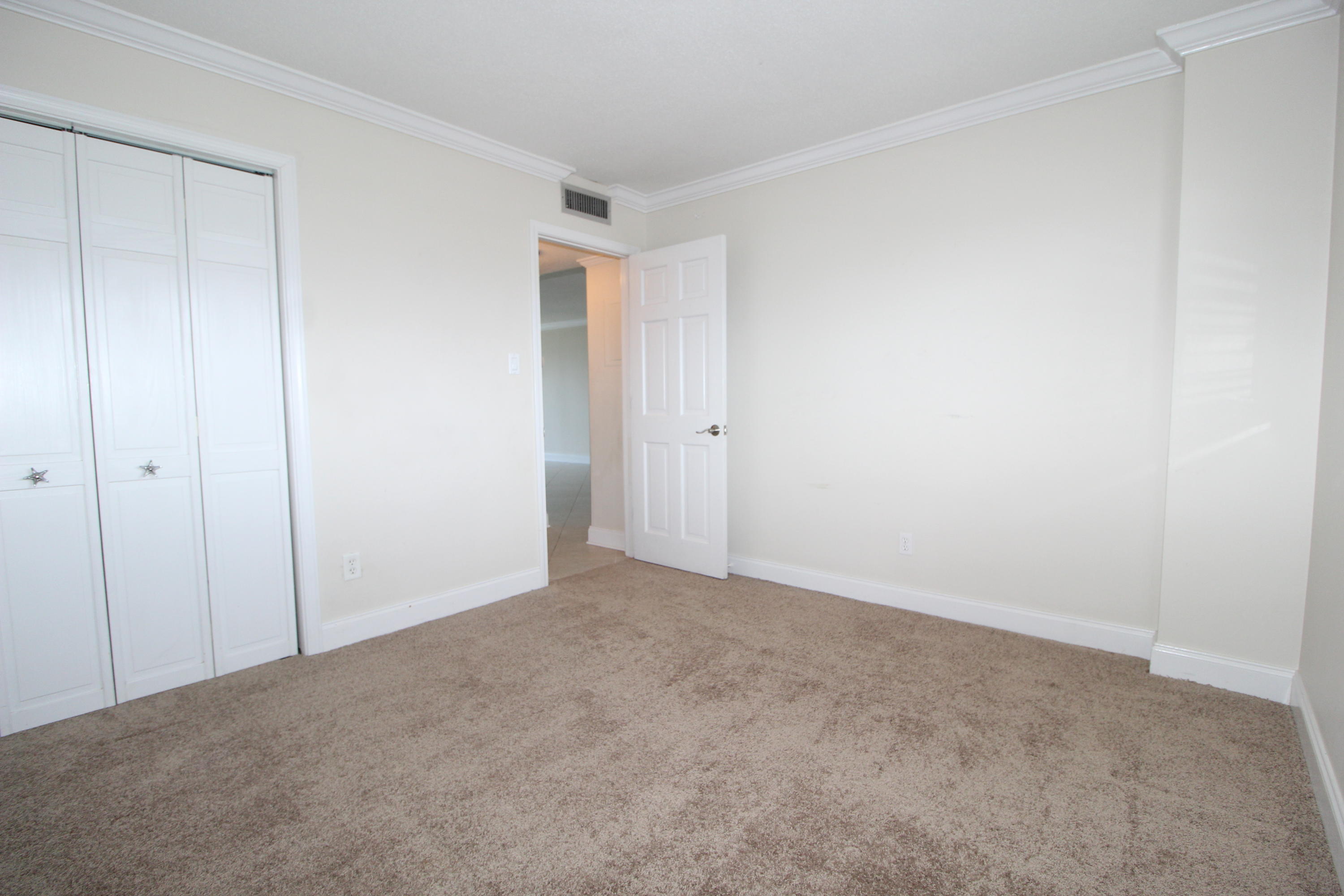 EL MATADOR CONDO - Residential