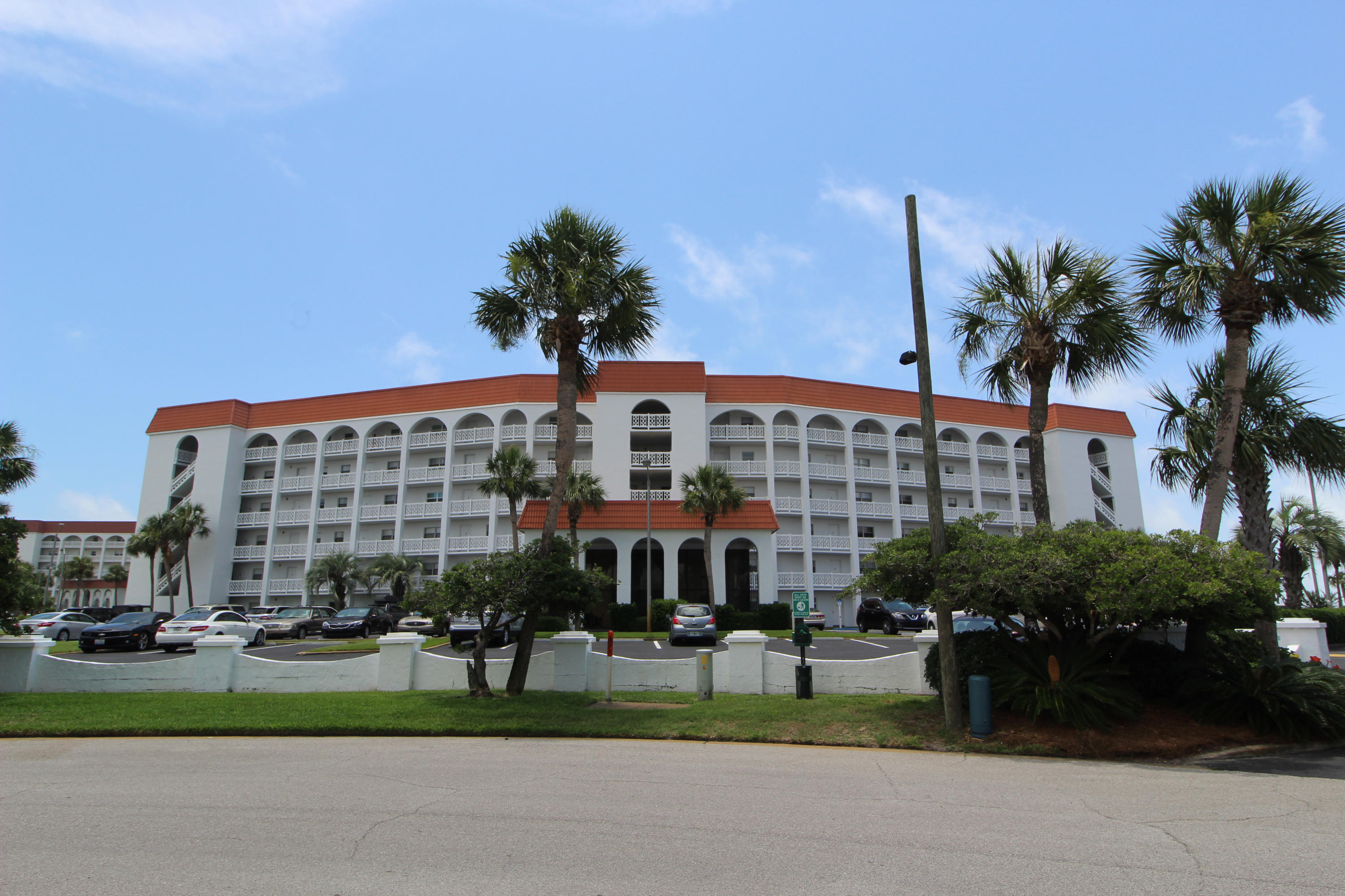 EL MATADOR CONDO - Residential