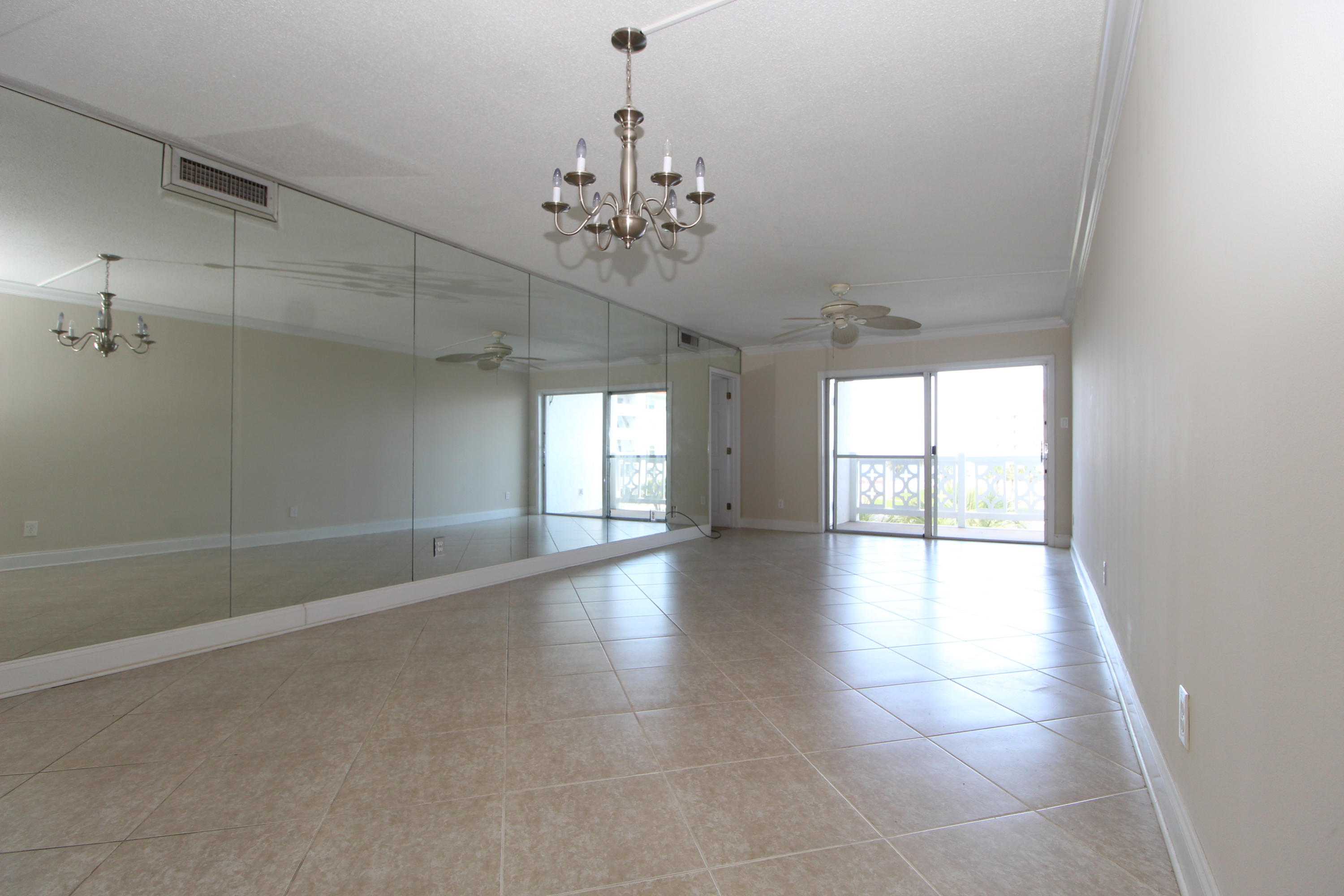 EL MATADOR CONDO - Residential