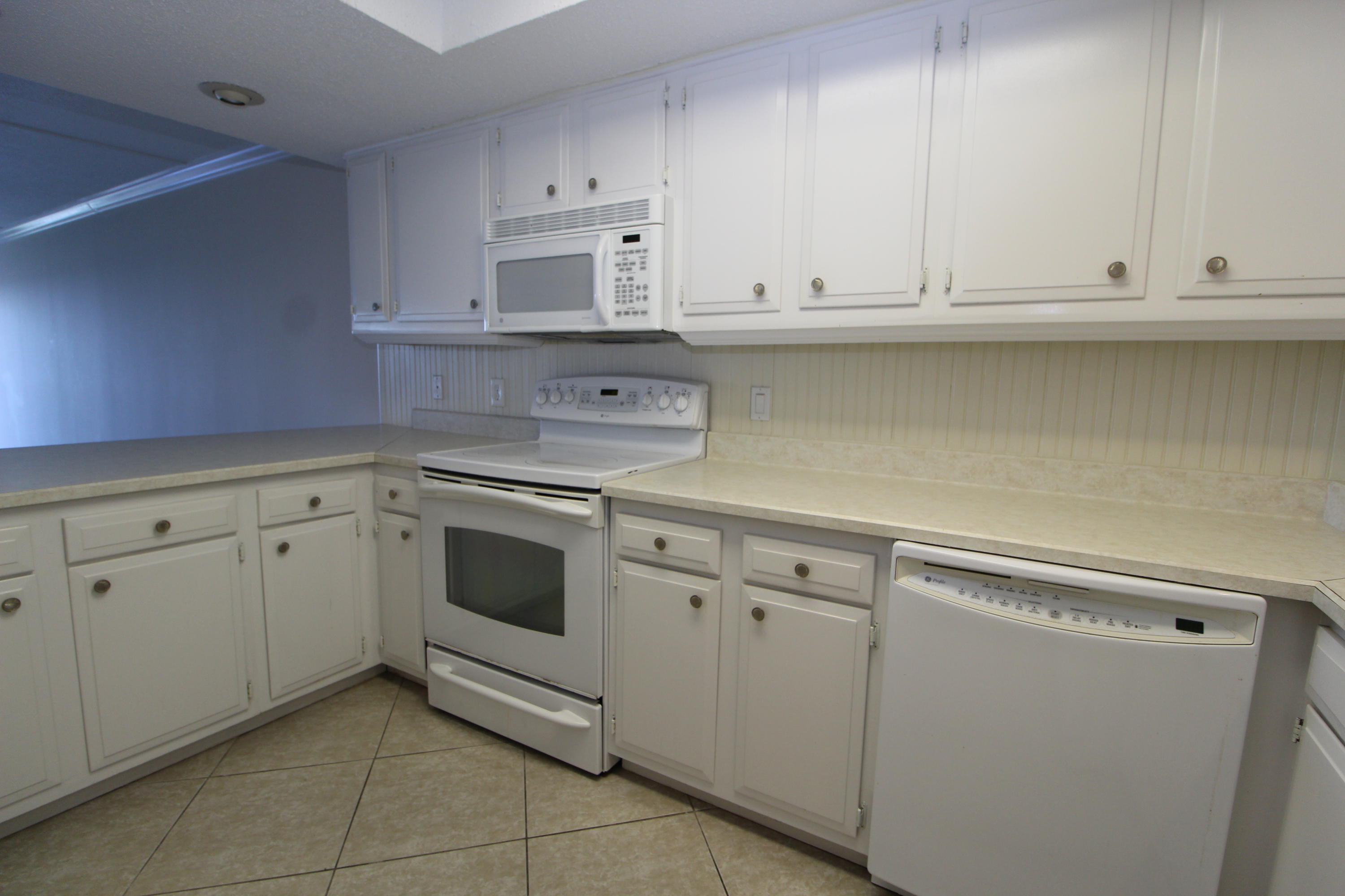 EL MATADOR CONDO - Residential