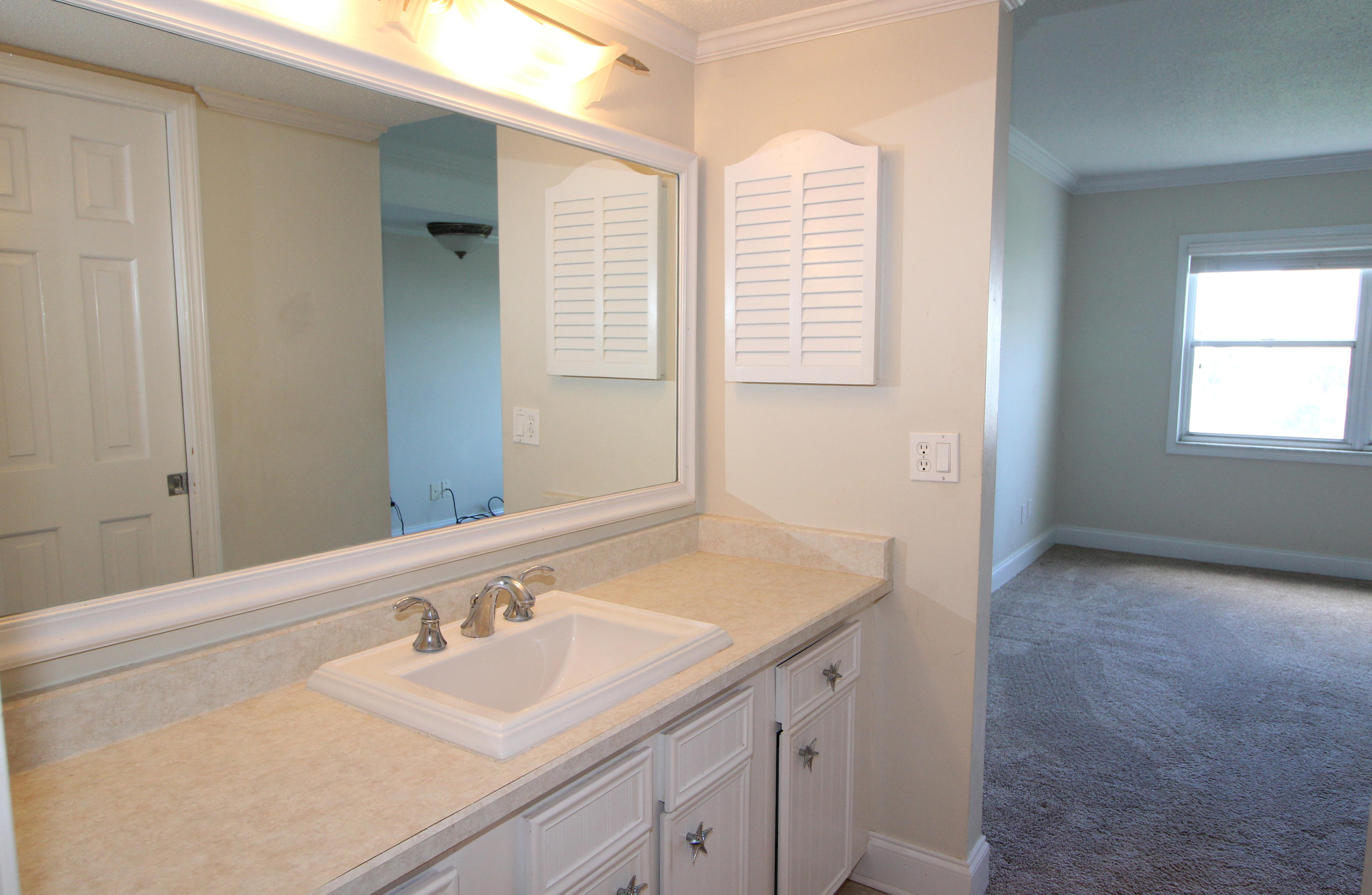 EL MATADOR CONDO - Residential