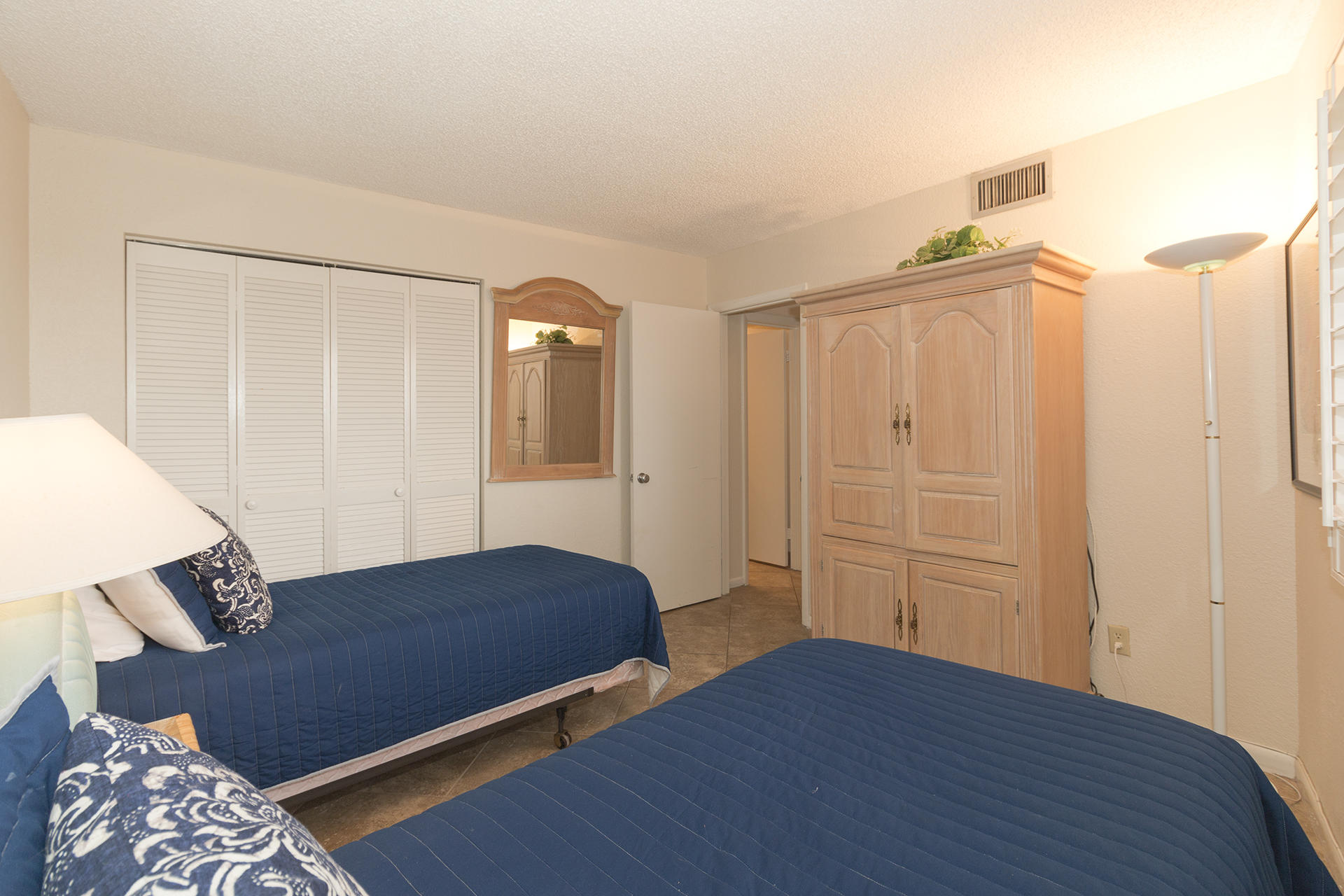 MAINSAIL CONDO PH 1 - Residential