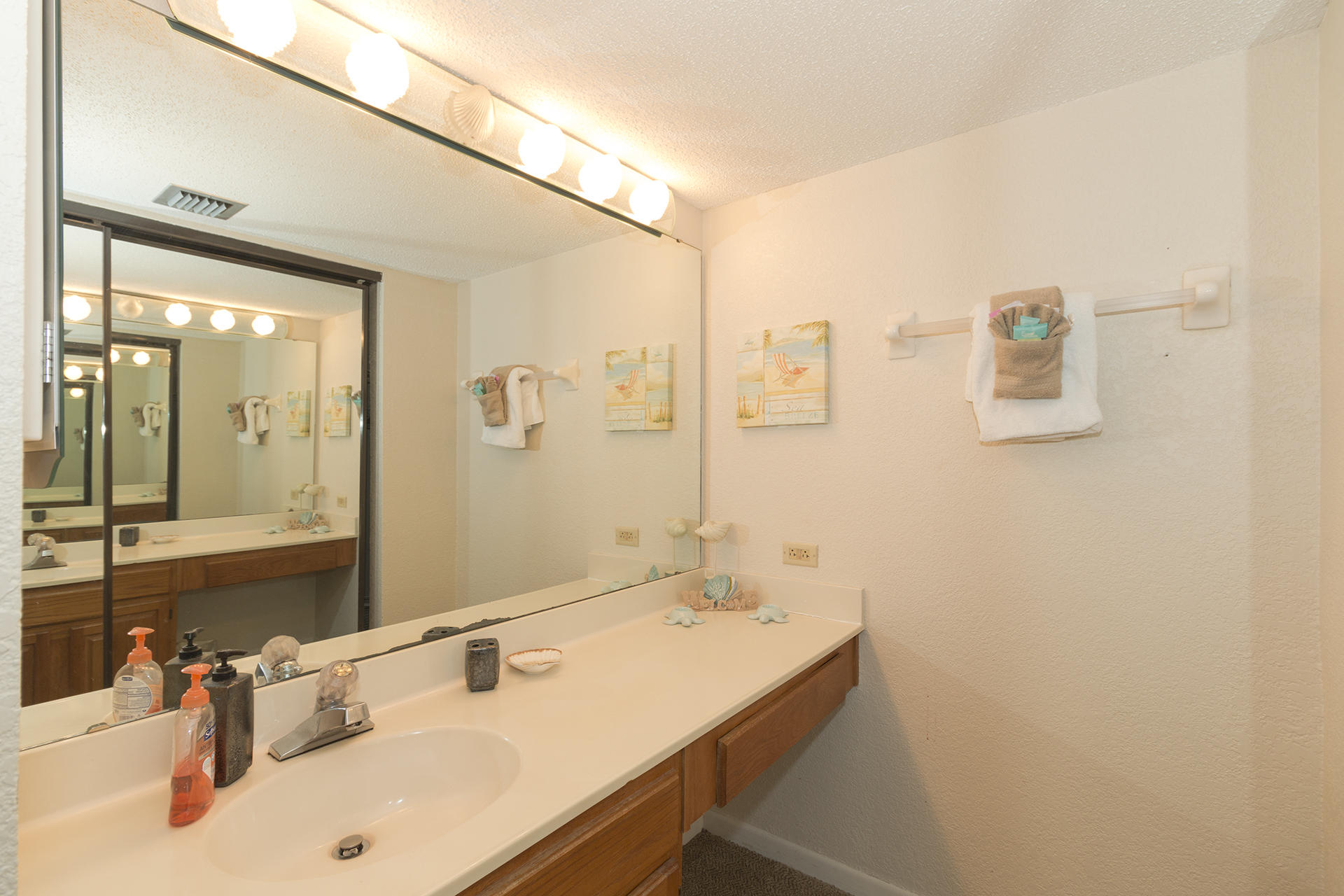 MAINSAIL CONDO PH 1 - Residential