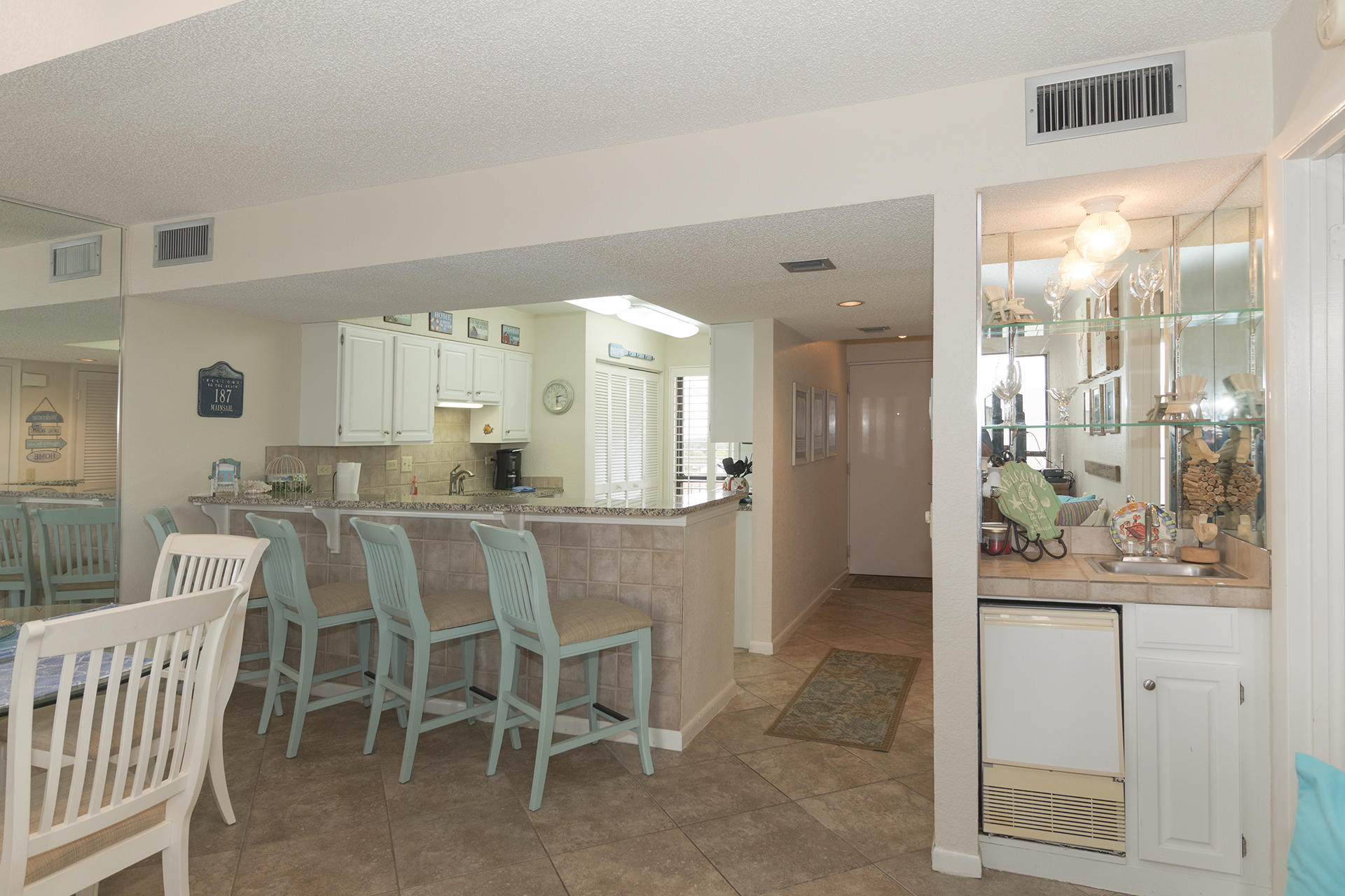 MAINSAIL CONDO PH 1 - Residential