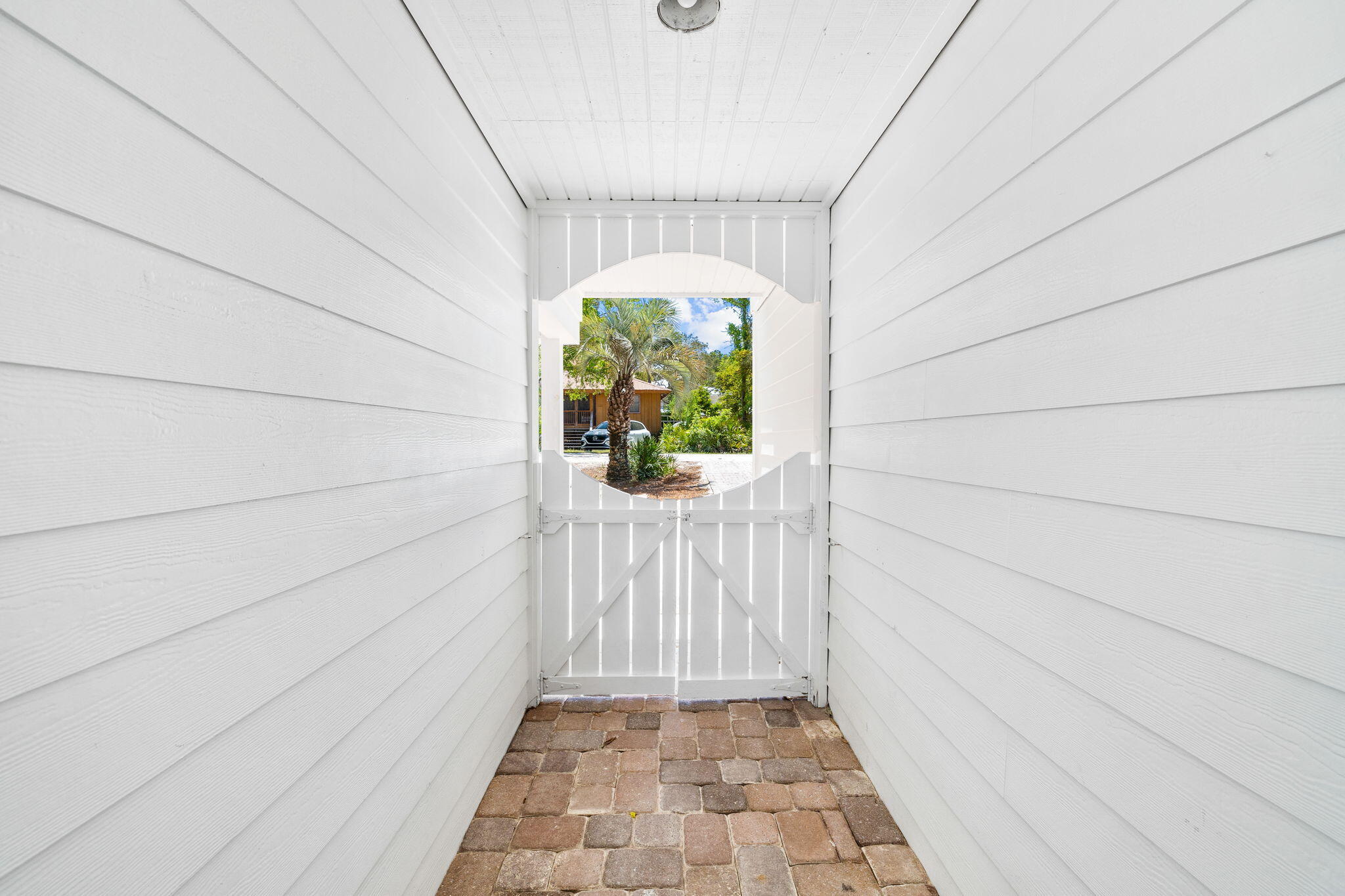 SEAGROVE SHORES 4TH ADD - Residential