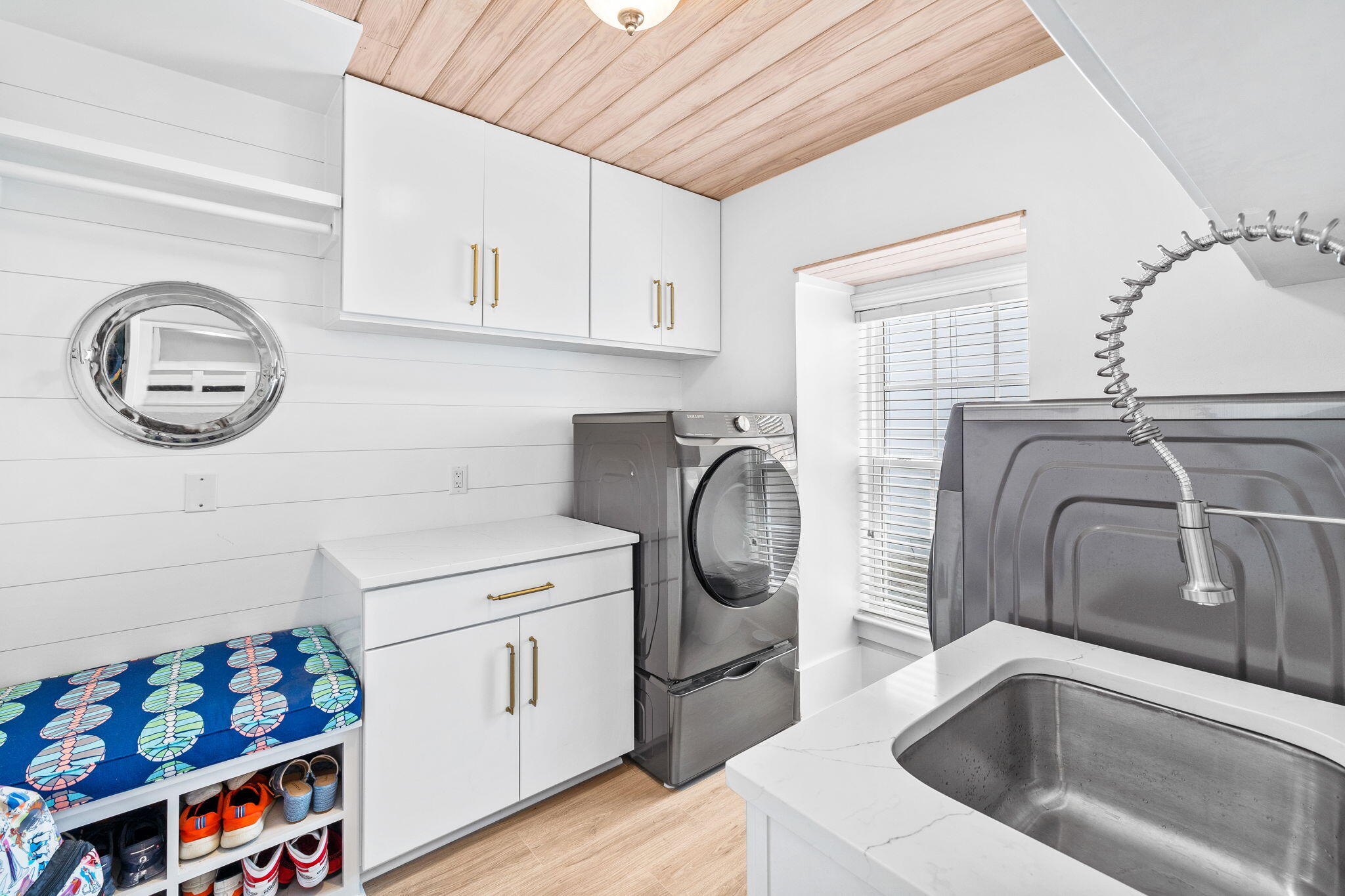 SEAGROVE SHORES 4TH ADD - Residential