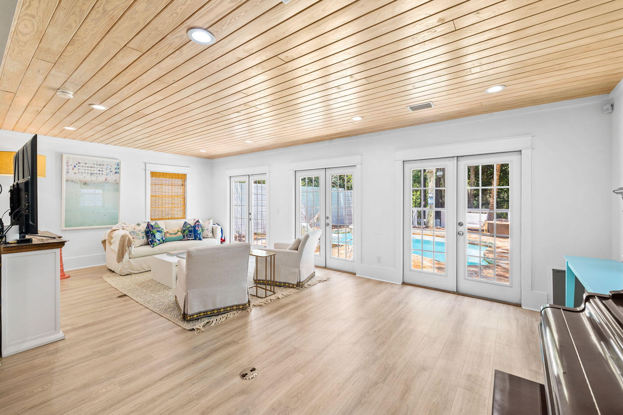 SEAGROVE SHORES 4TH ADD - Residential