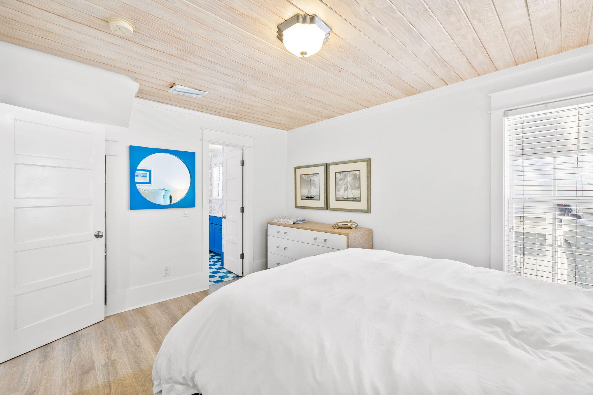 SEAGROVE SHORES 4TH ADD - Residential