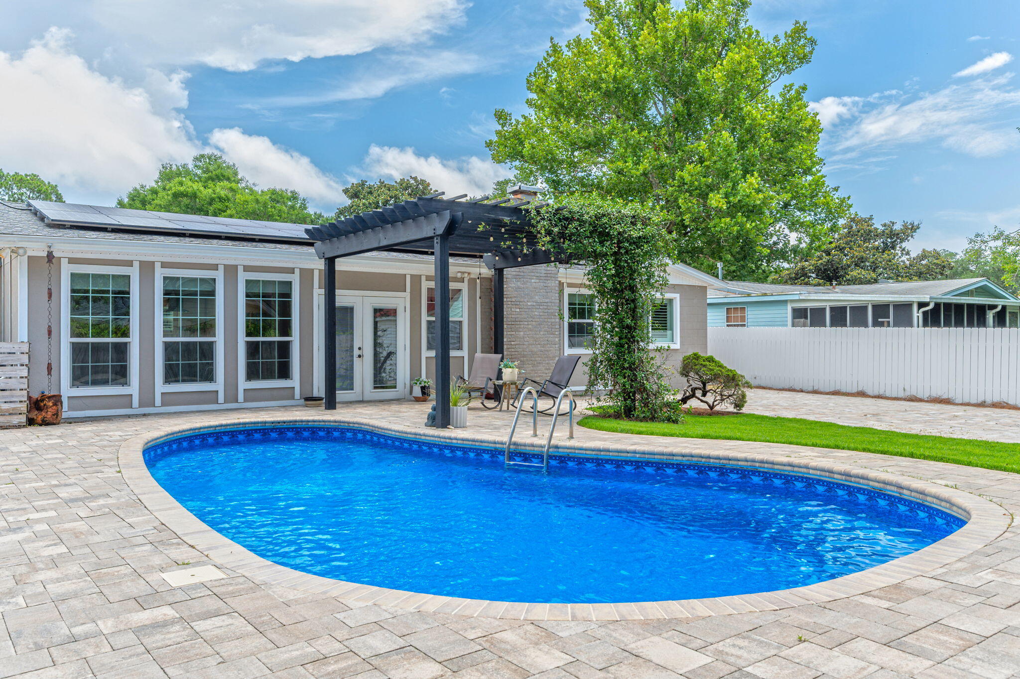 Villa Rush Park - Residential