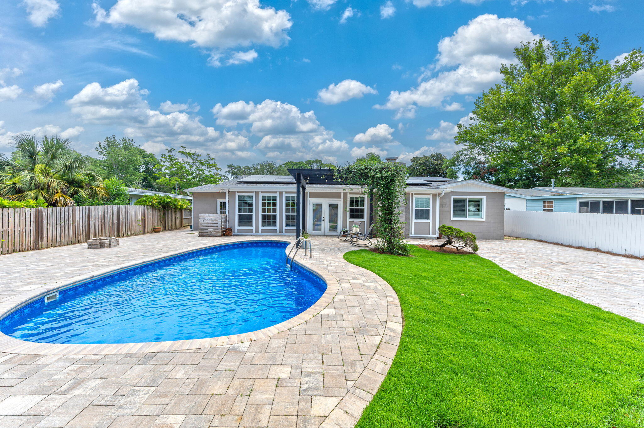 Villa Rush Park - Residential