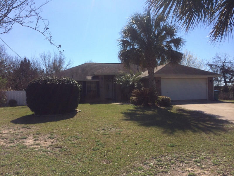 POOL! For those hot summer days! Call today to see this nice 3BR/2BA home w/ in-ground gunite pool, privacy fenced back yard w/ storage shed, large florida room, split bedroom plan, kitchen w/ breakfast bar, breakfast nook, den/office, formal dining room, large living room w/ cathedral ceiling and plant shelves, and more. Owner will provide pool service, lawn service and pest control. Pet considered on case by case basis. Hurry, this one won't last long.