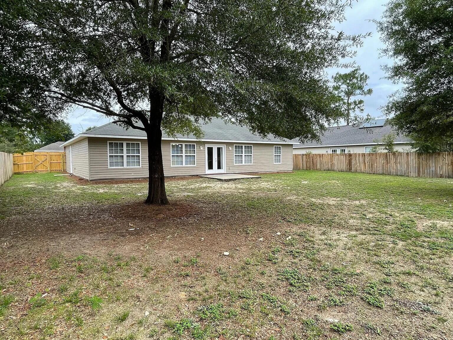TRIPLE LAKES ESTATES LOT 24 BLK 2 - Residential Lease