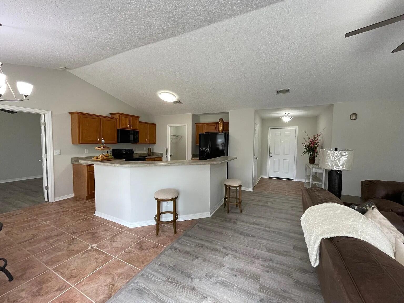 TRIPLE LAKES ESTATES LOT 24 BLK 2 - Residential Lease