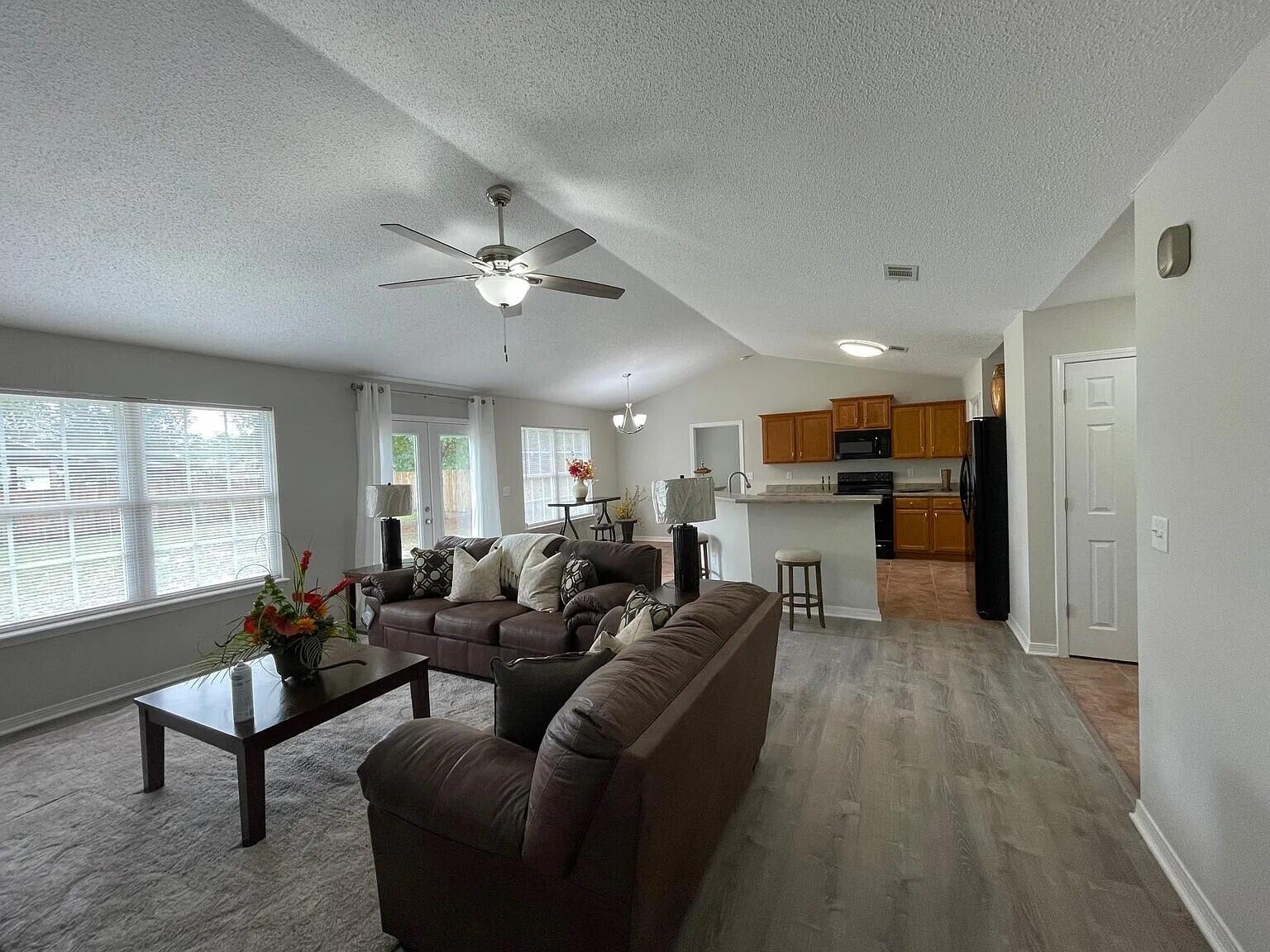 TRIPLE LAKES ESTATES LOT 24 BLK 2 - Residential Lease