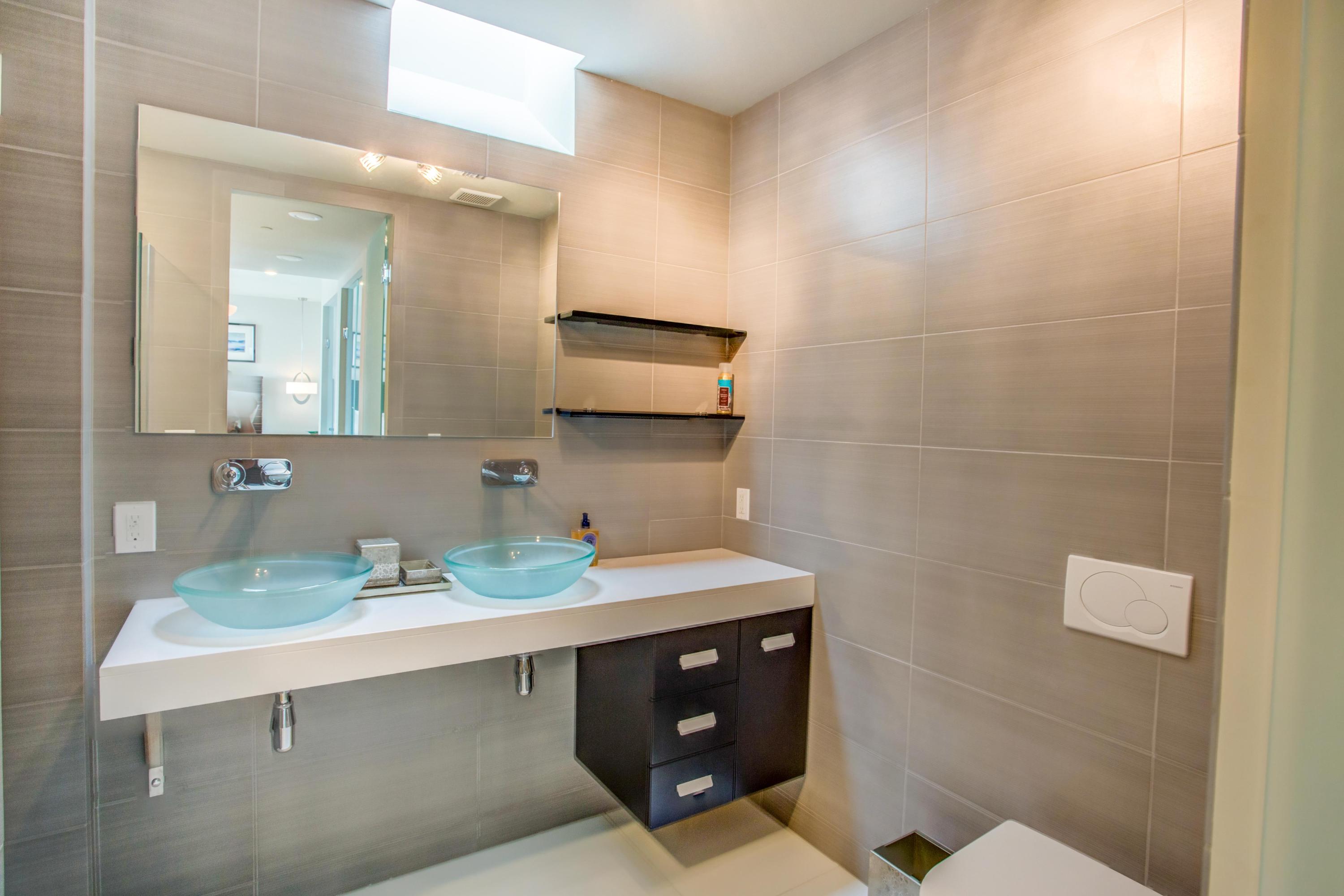 EAST PASS TOWERS CONDO PH 2 - Residential