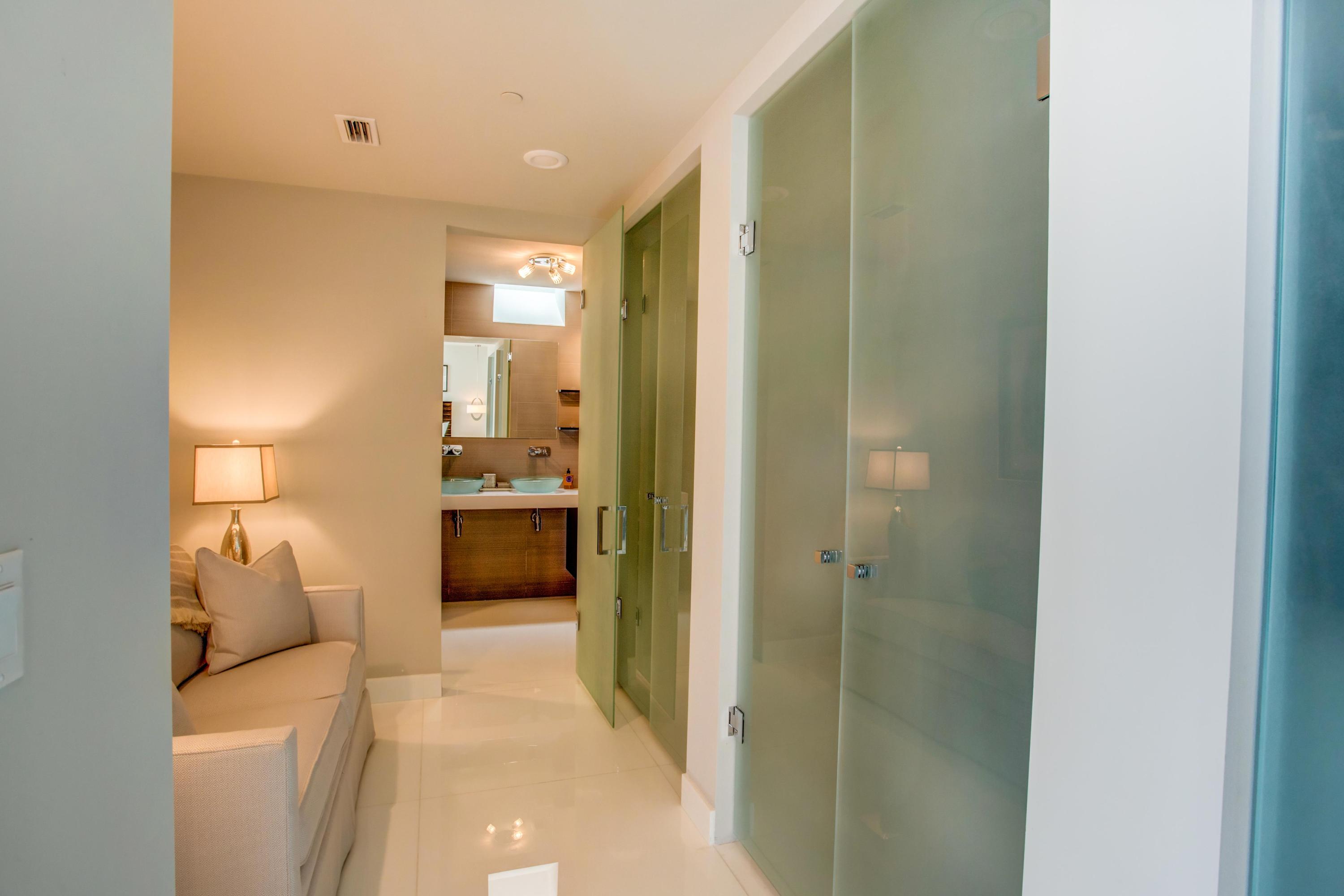 EAST PASS TOWERS CONDO PH 2 - Residential