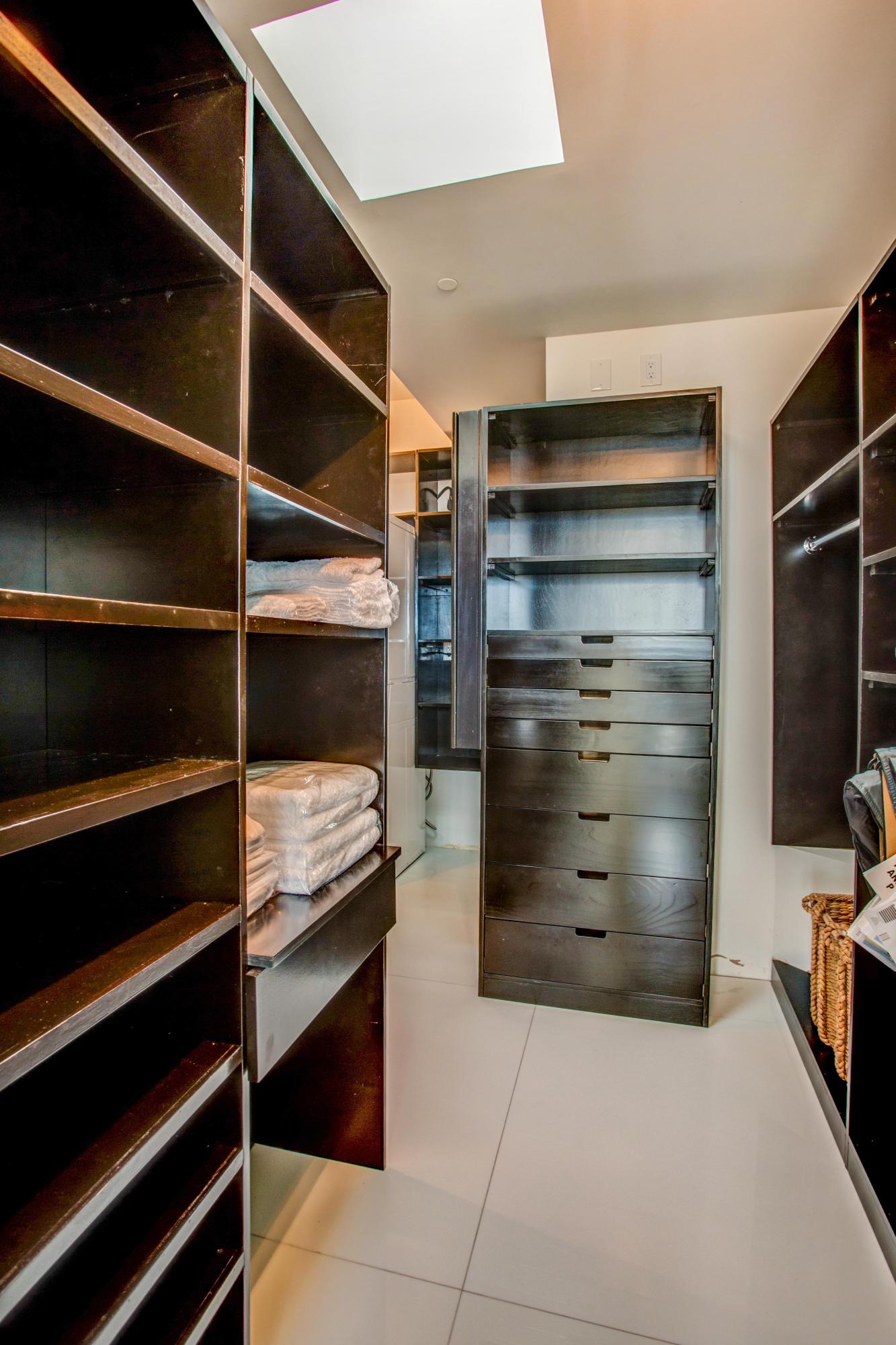 EAST PASS TOWERS CONDO PH 2 - Residential