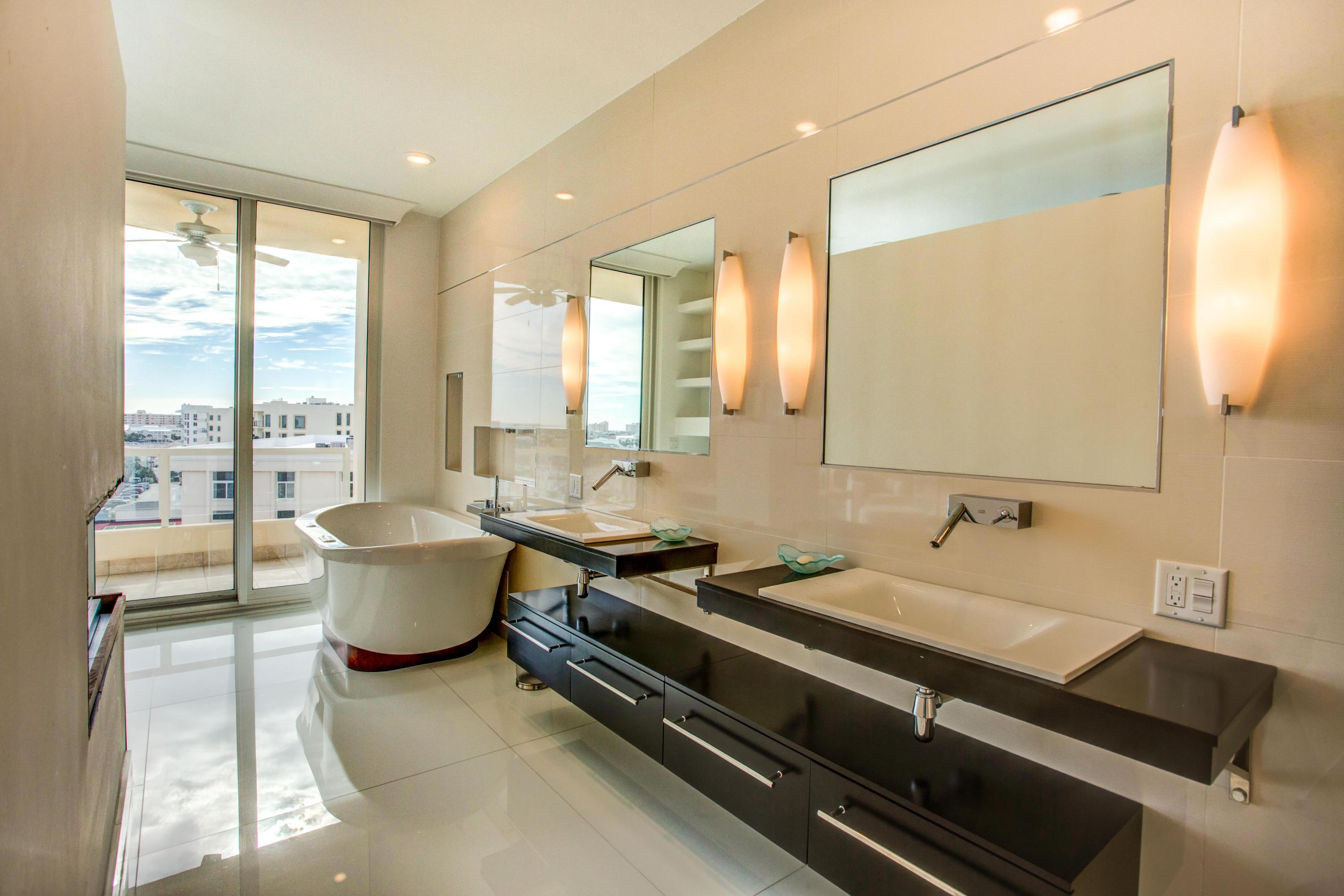 EAST PASS TOWERS CONDO PH 2 - Residential