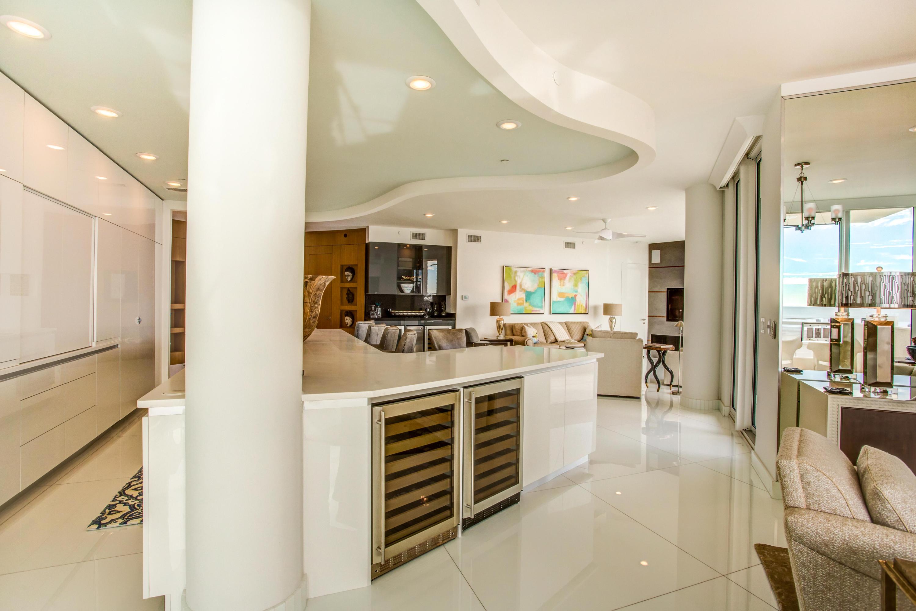 EAST PASS TOWERS CONDO PH 2 - Residential