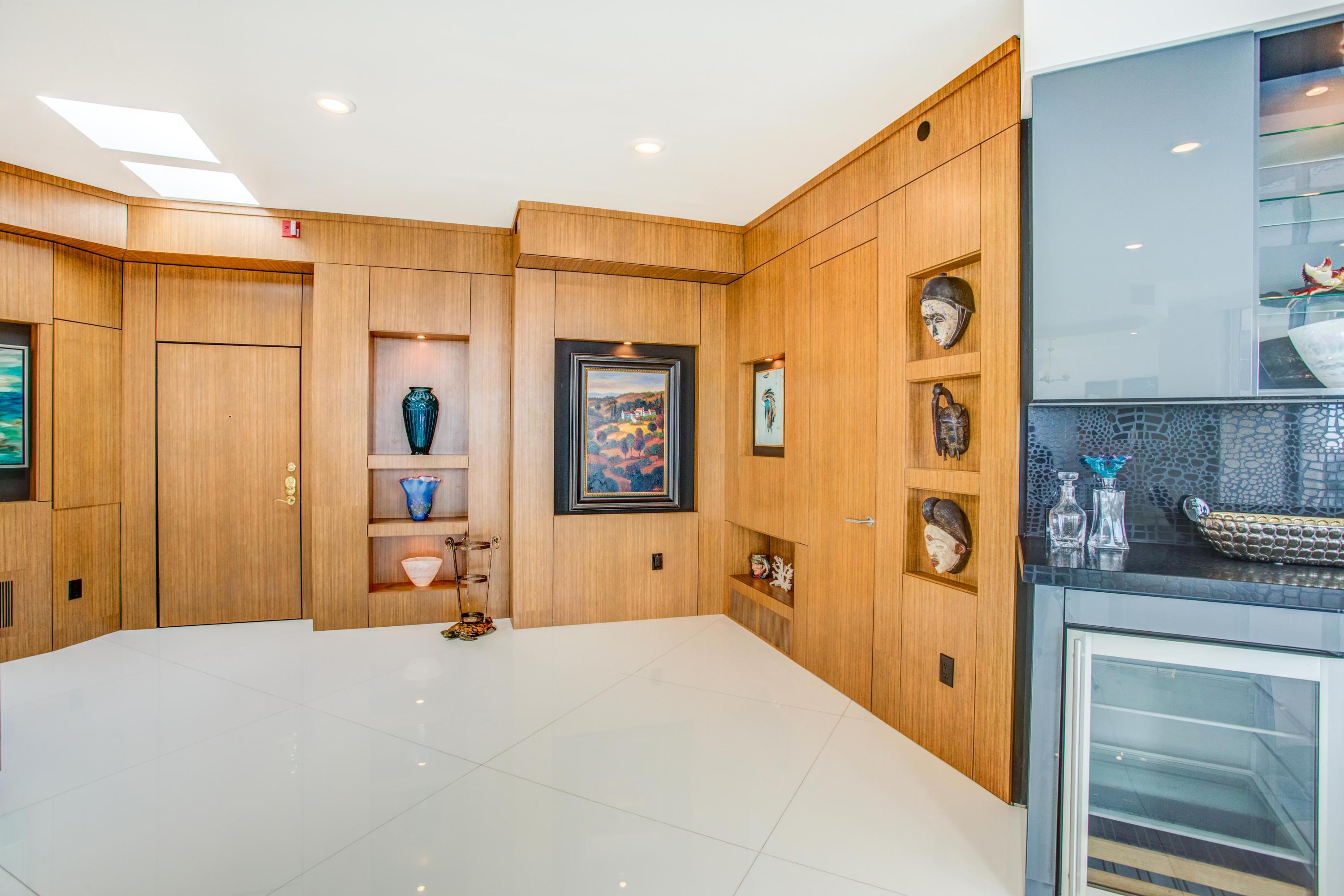 EAST PASS TOWERS CONDO PH 2 - Residential