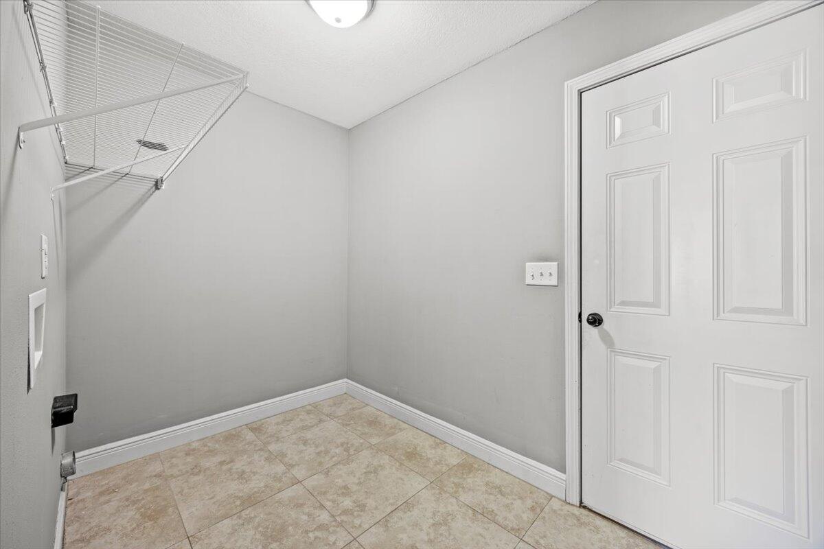 TRAILWOOD ESTATES LOT 21 BLK C - Residential