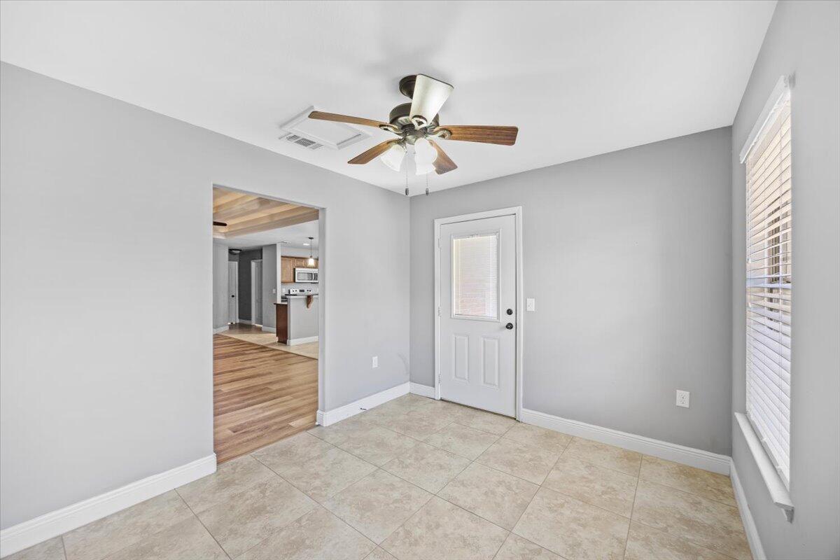 TRAILWOOD ESTATES LOT 21 BLK C - Residential