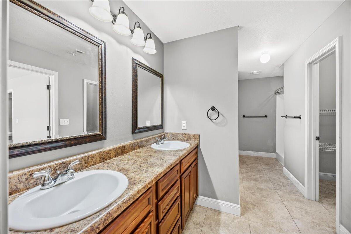 TRAILWOOD ESTATES LOT 21 BLK C - Residential