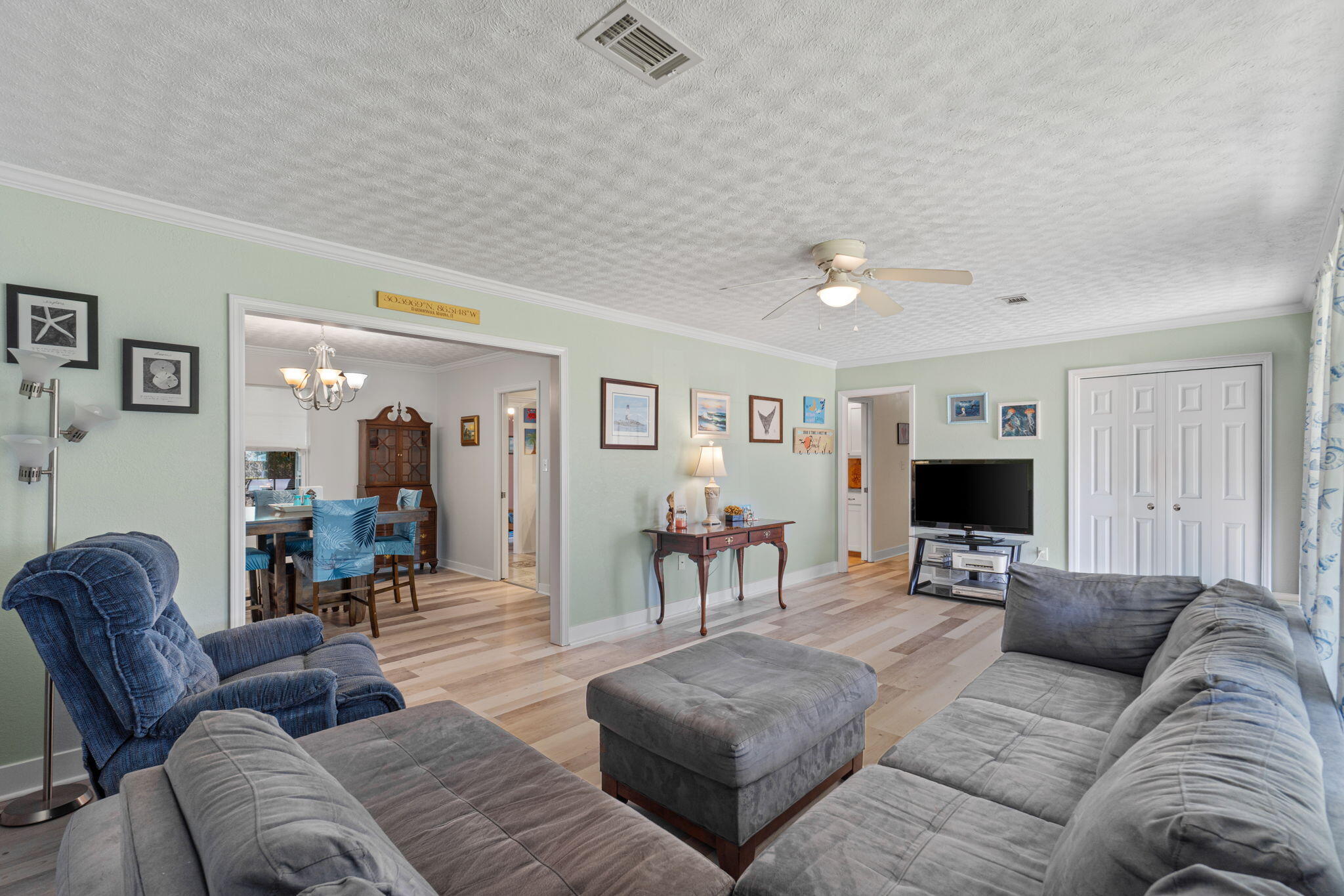 COUNTRY CLUB ESTATES 1ST ADDN - Residential