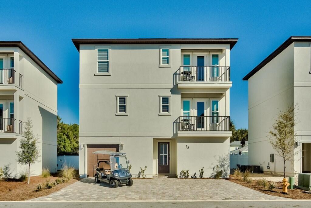 HIDDEN PALMS - Residential