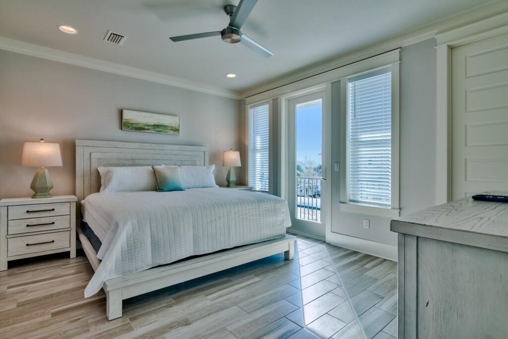 HIDDEN PALMS - Residential