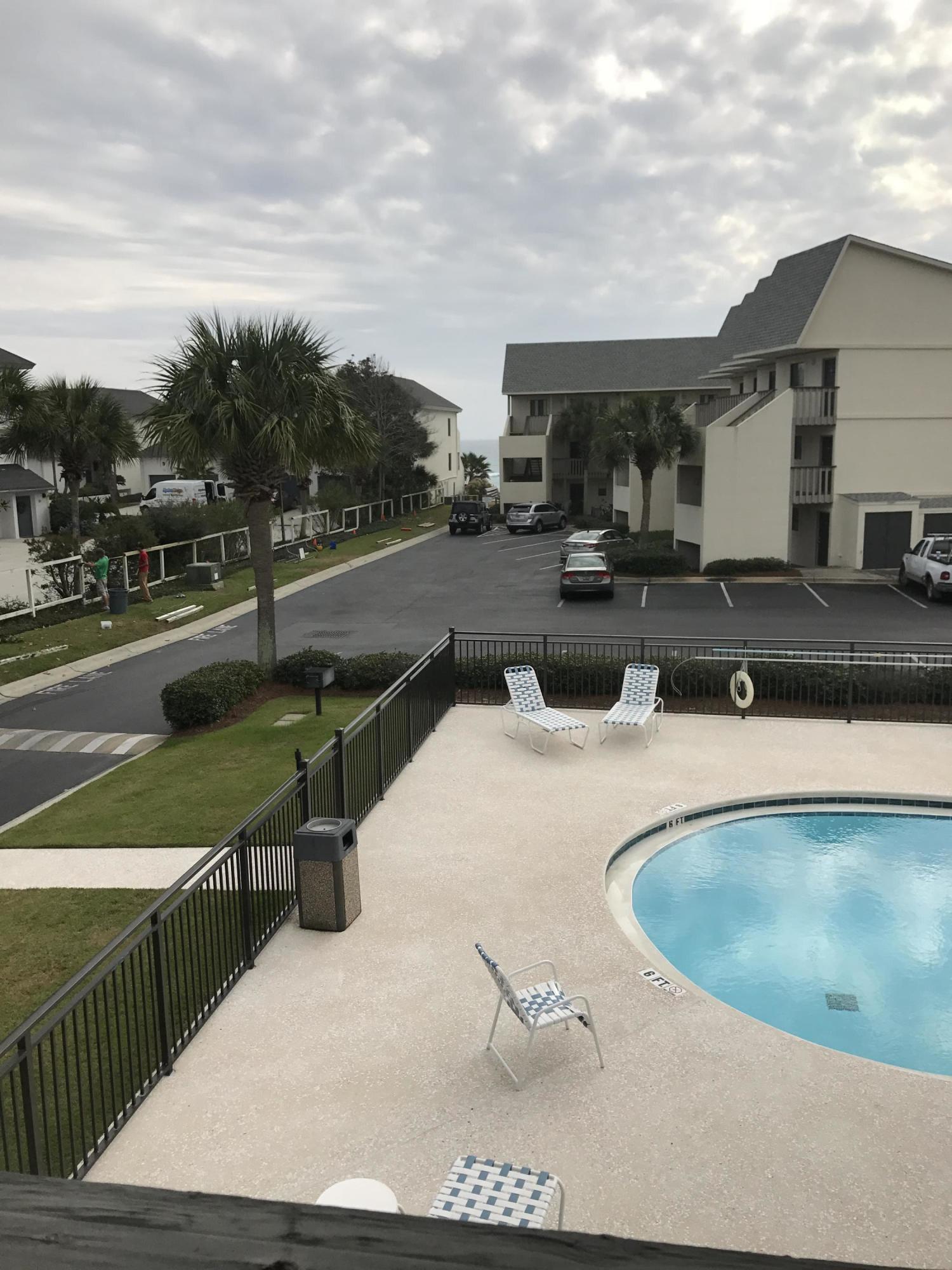 BEACHSIDE TOWNHOMES PHASE I - Residential