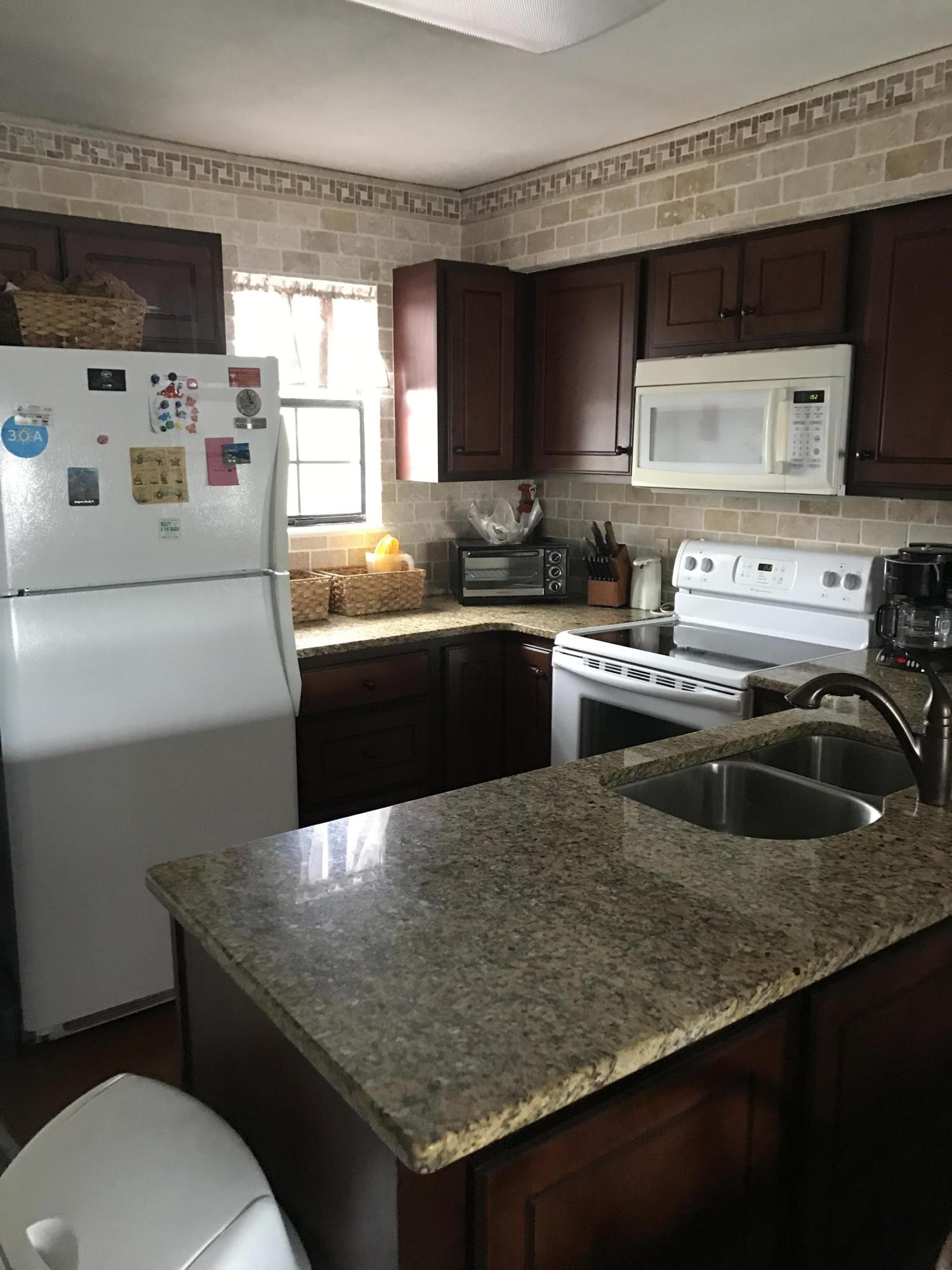 BEACHSIDE TOWNHOMES PHASE I - Residential