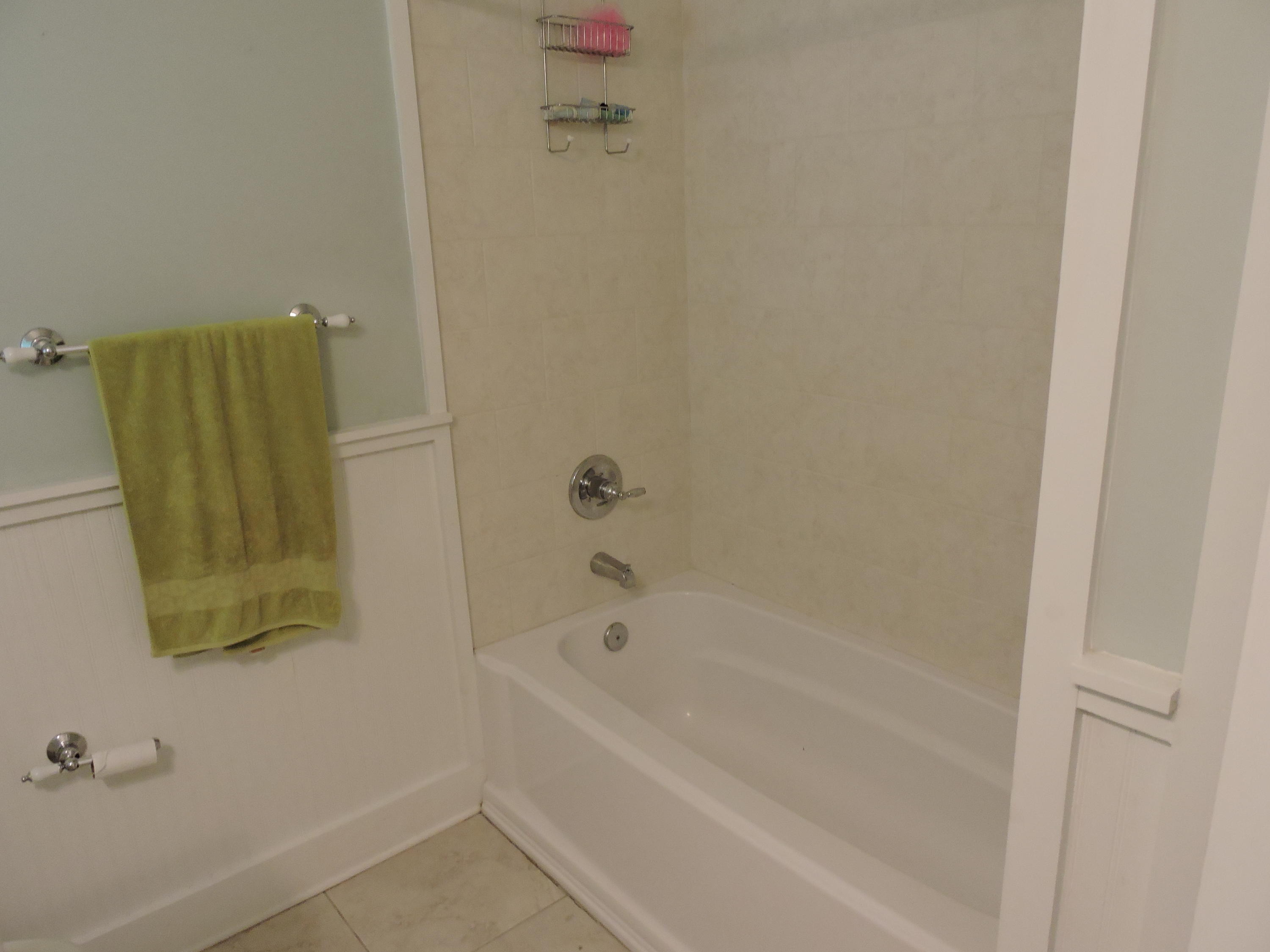 FOXWOOD ESTATES 1 - Residential Lease