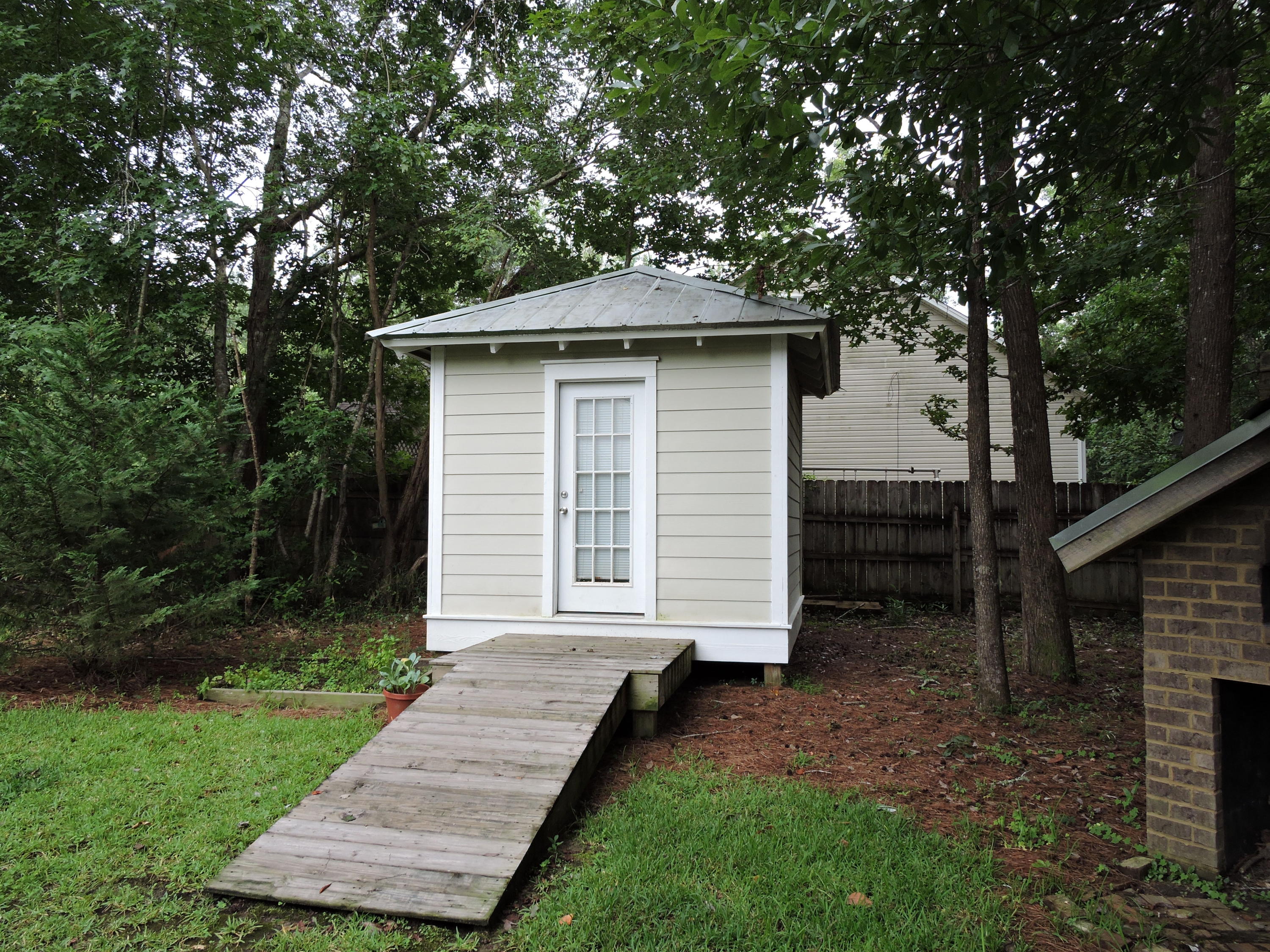 FOXWOOD ESTATES 1 - Residential Lease