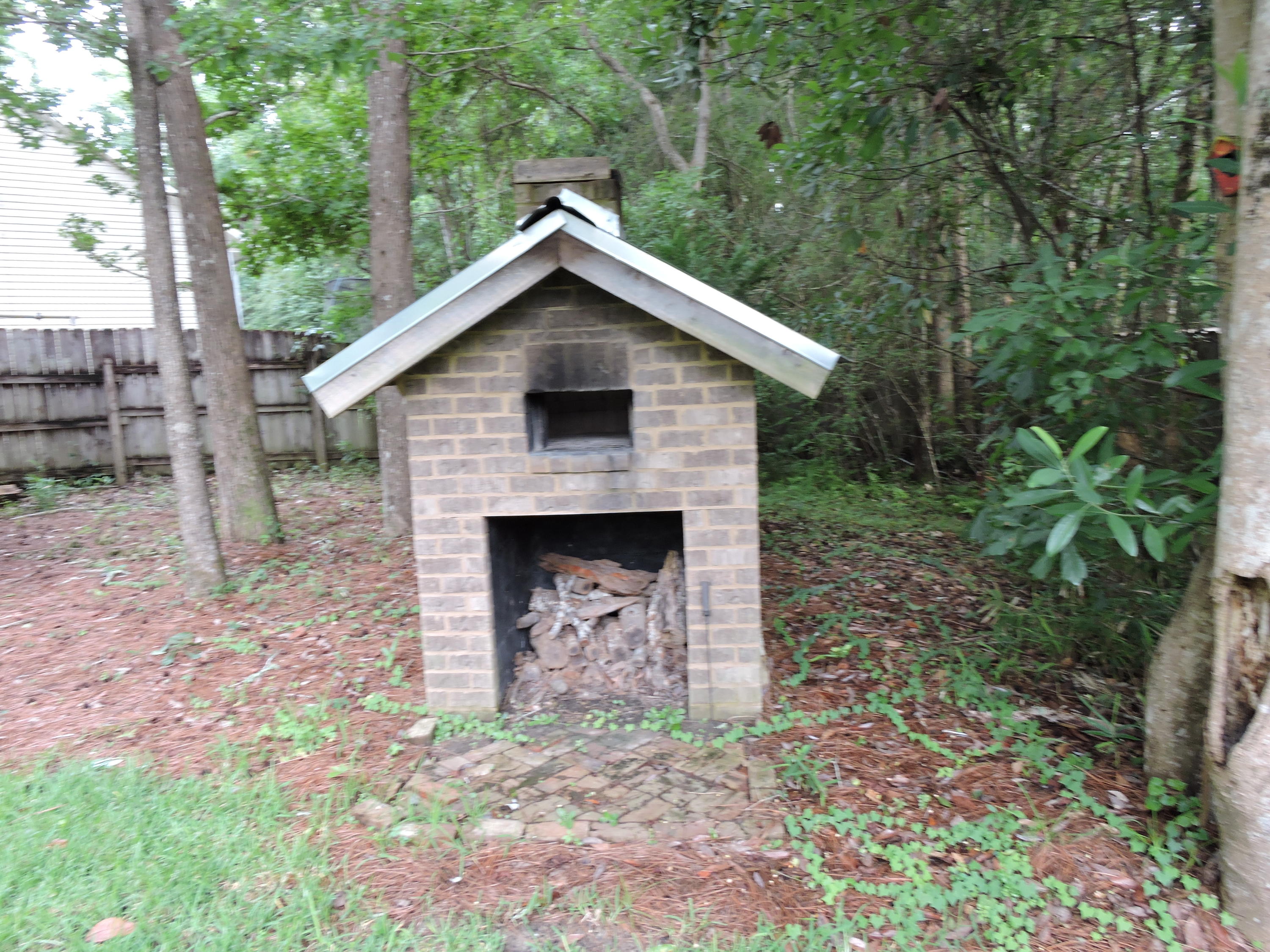 FOXWOOD ESTATES 1 - Residential Lease