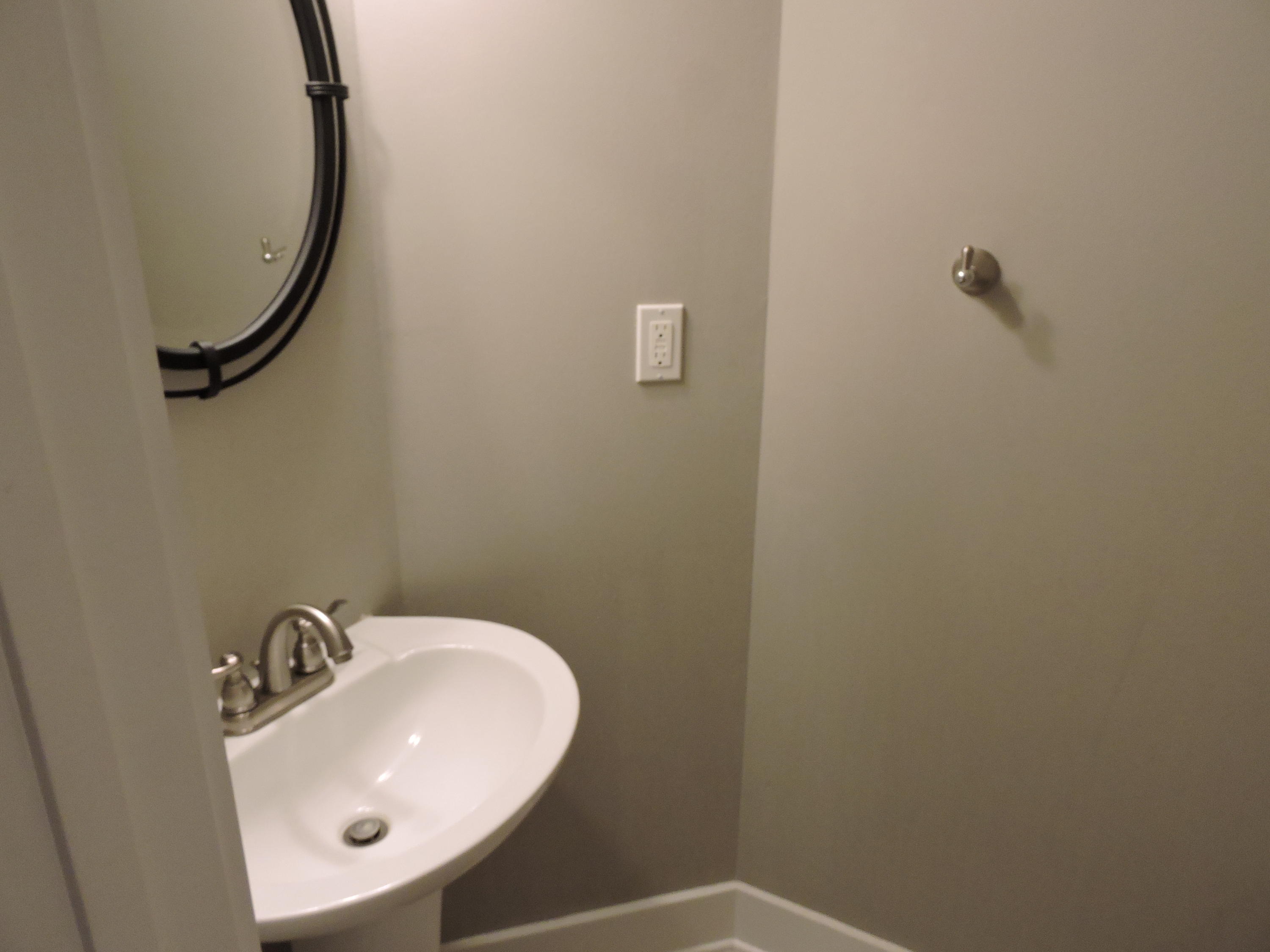 FOXWOOD ESTATES 1 - Residential Lease