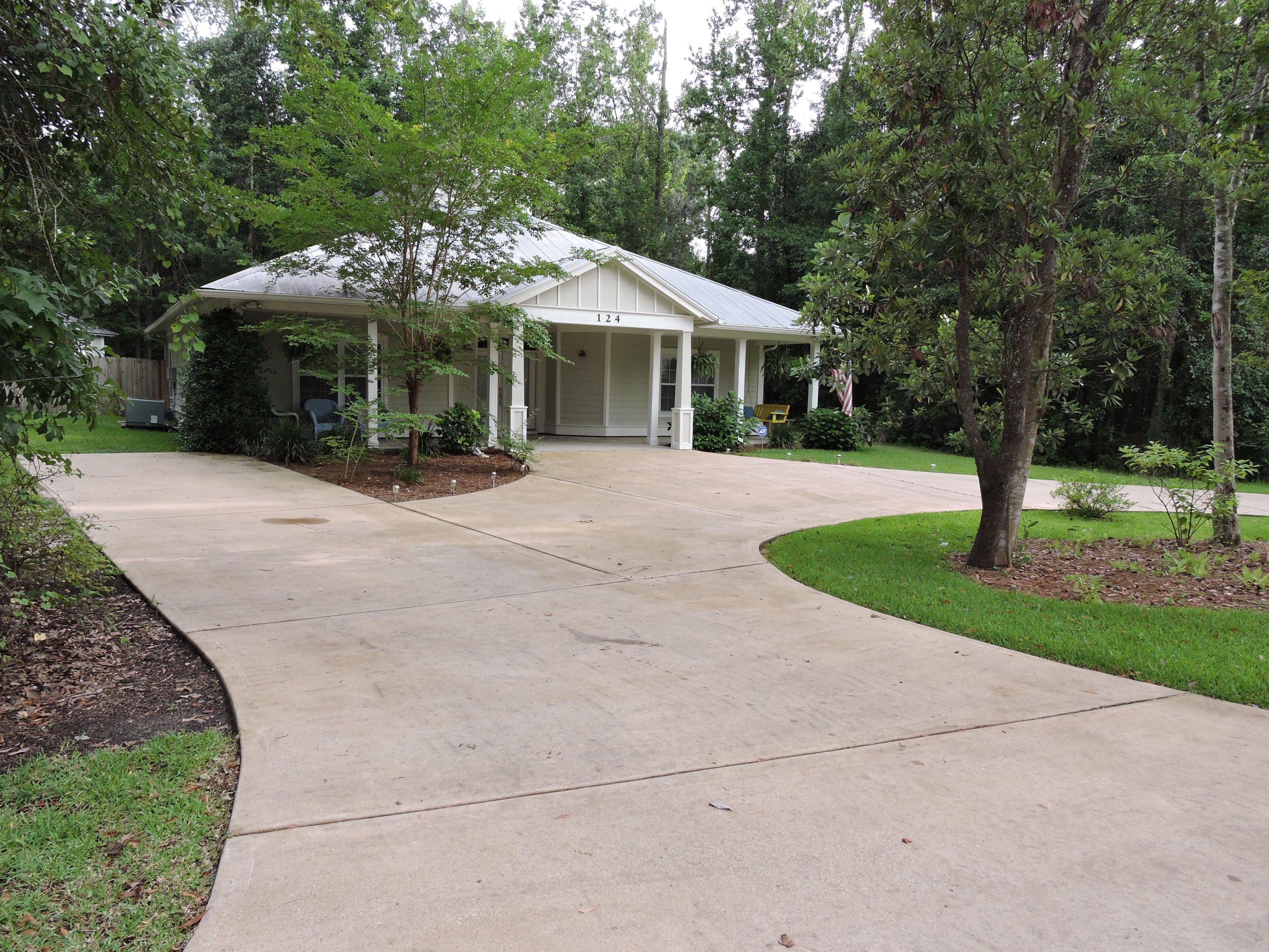 FOXWOOD ESTATES 1 - Residential Lease