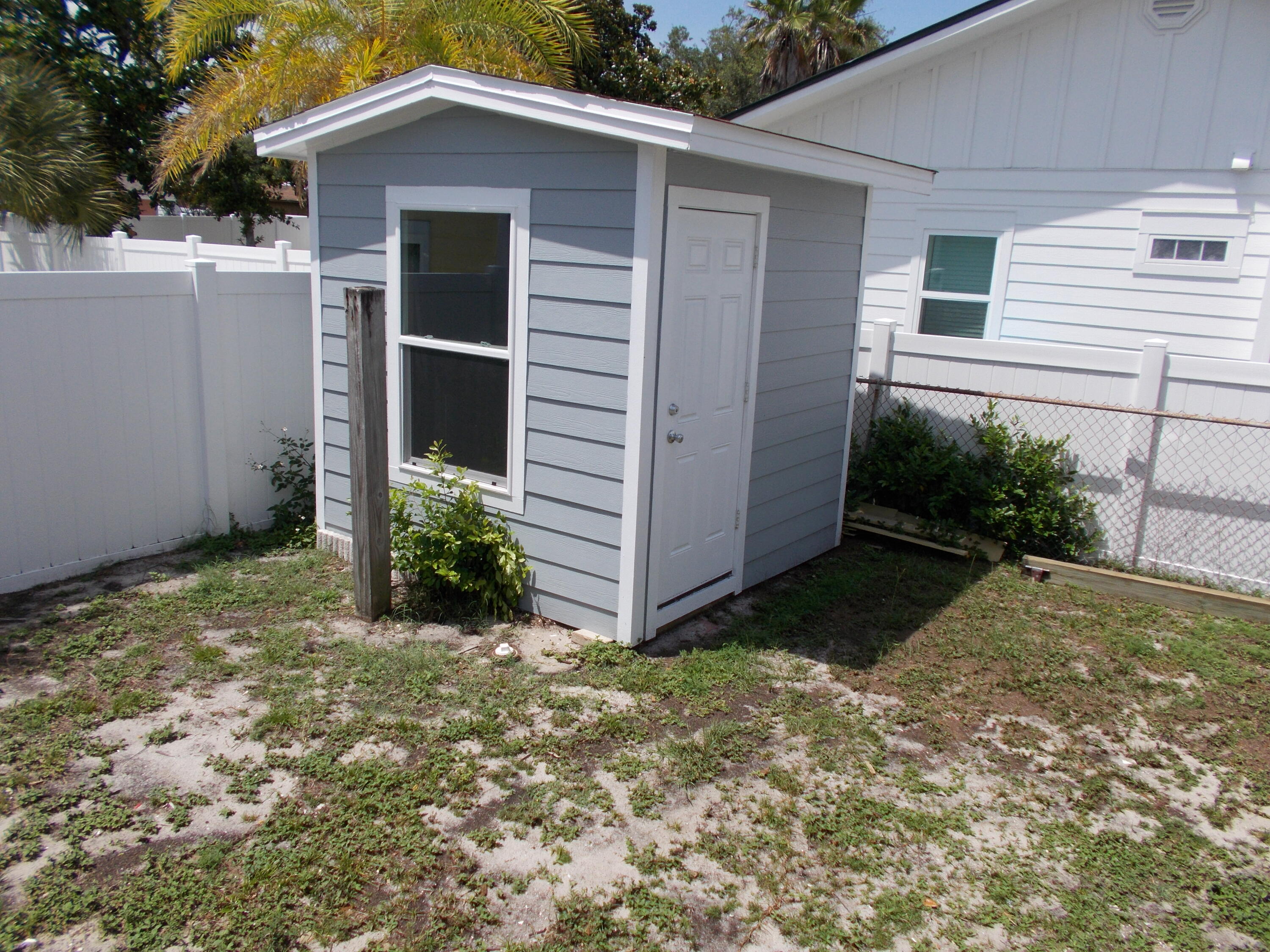 BID-A-WEE S/D - Residential