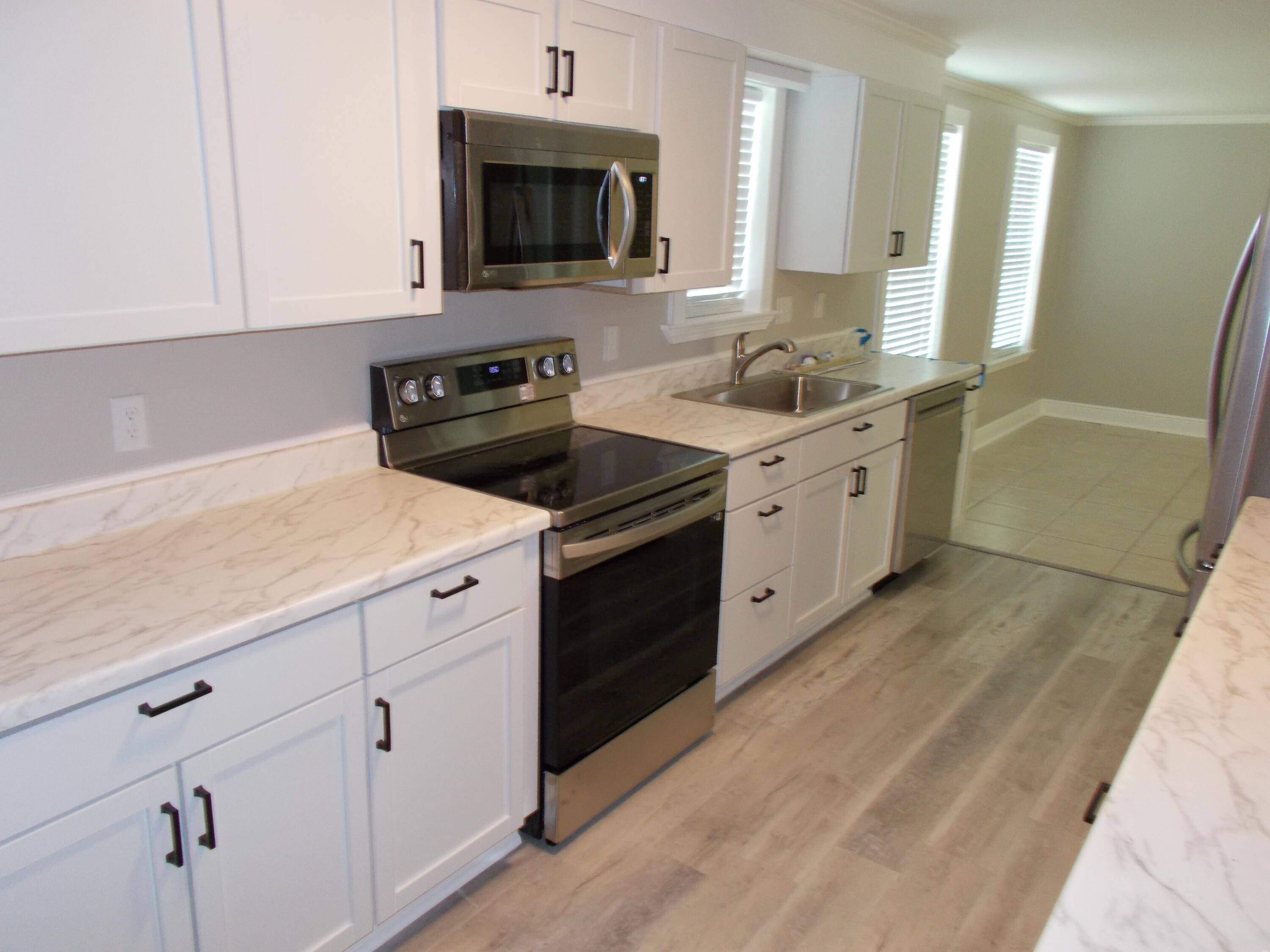 BID-A-WEE S/D - Residential