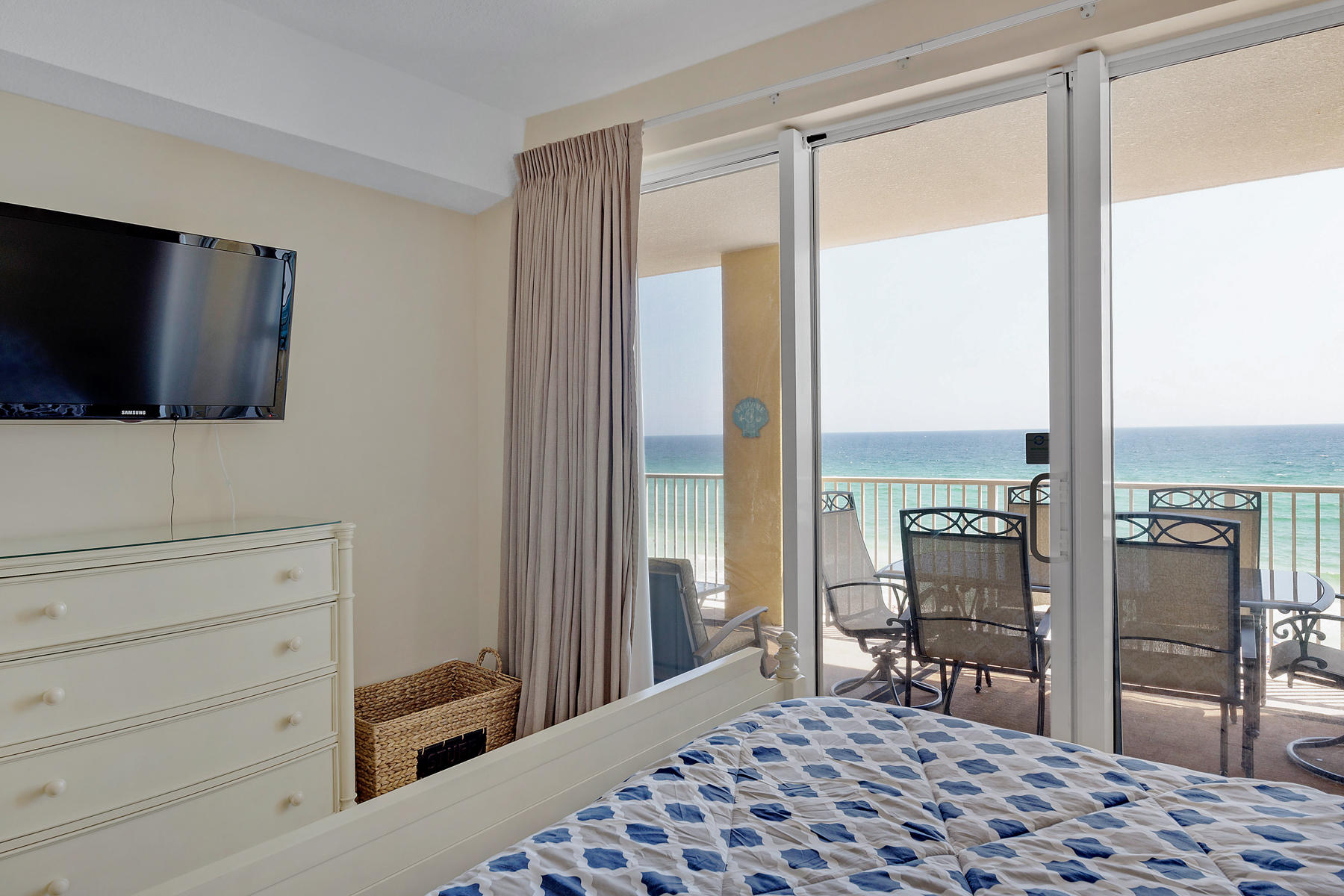 TROPIC WINDS - Residential