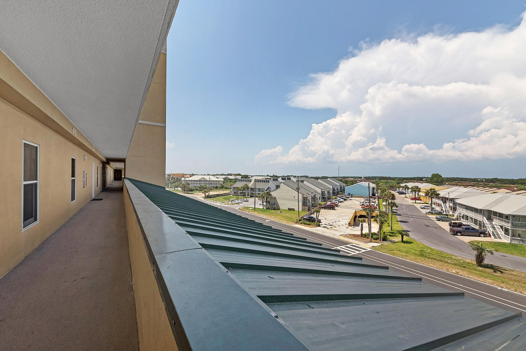 TROPIC WINDS - Residential