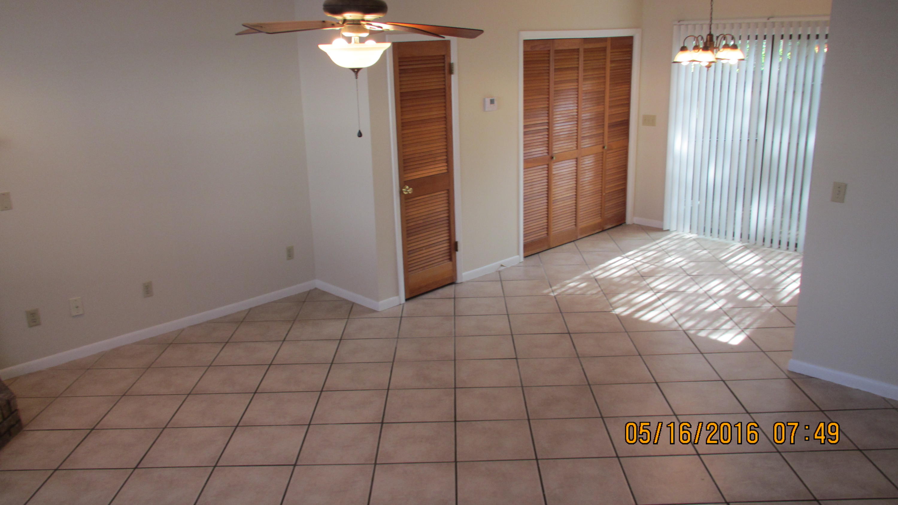 OAK TREE MANOR - Residential Lease