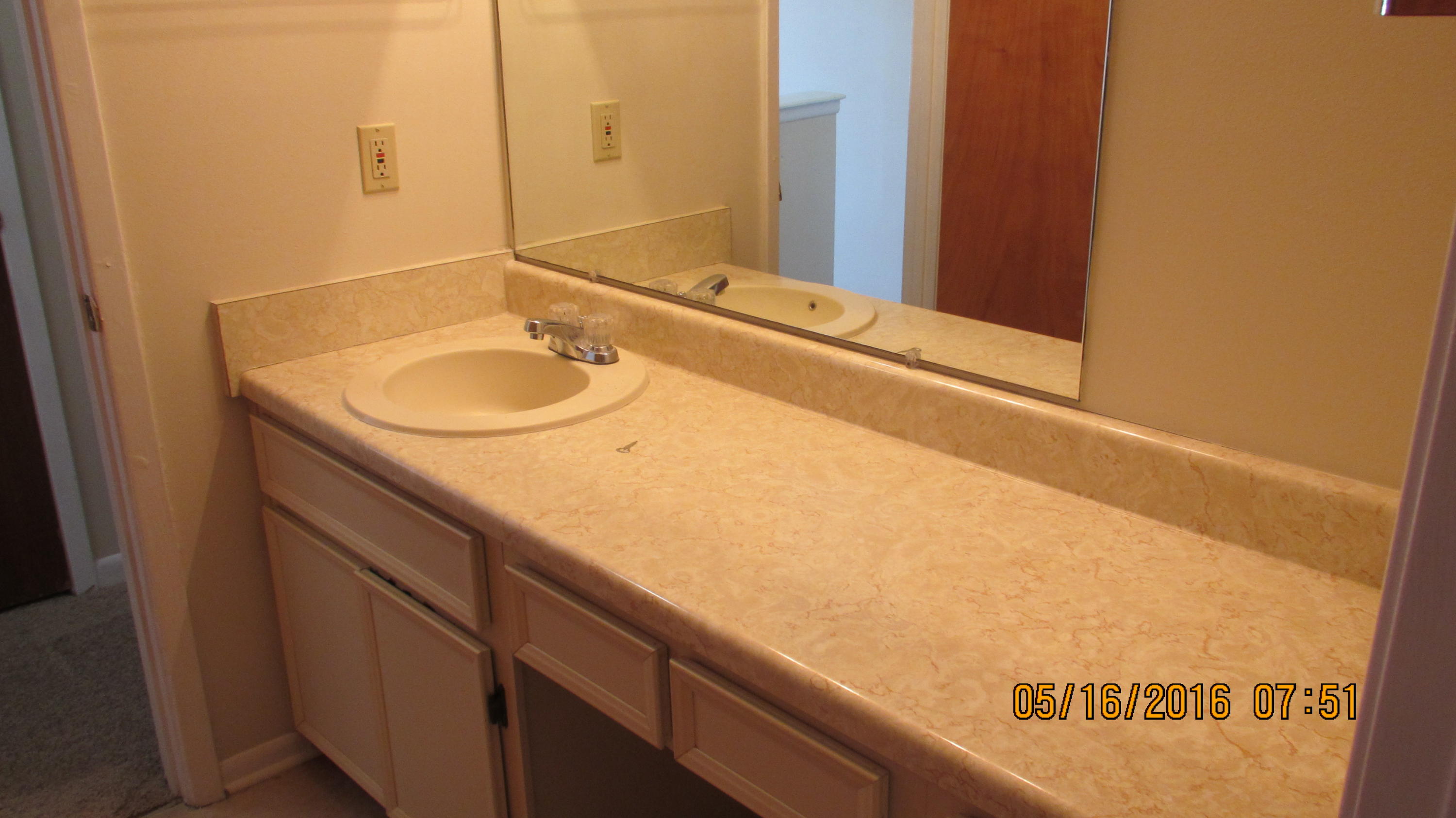 OAK TREE MANOR - Residential Lease